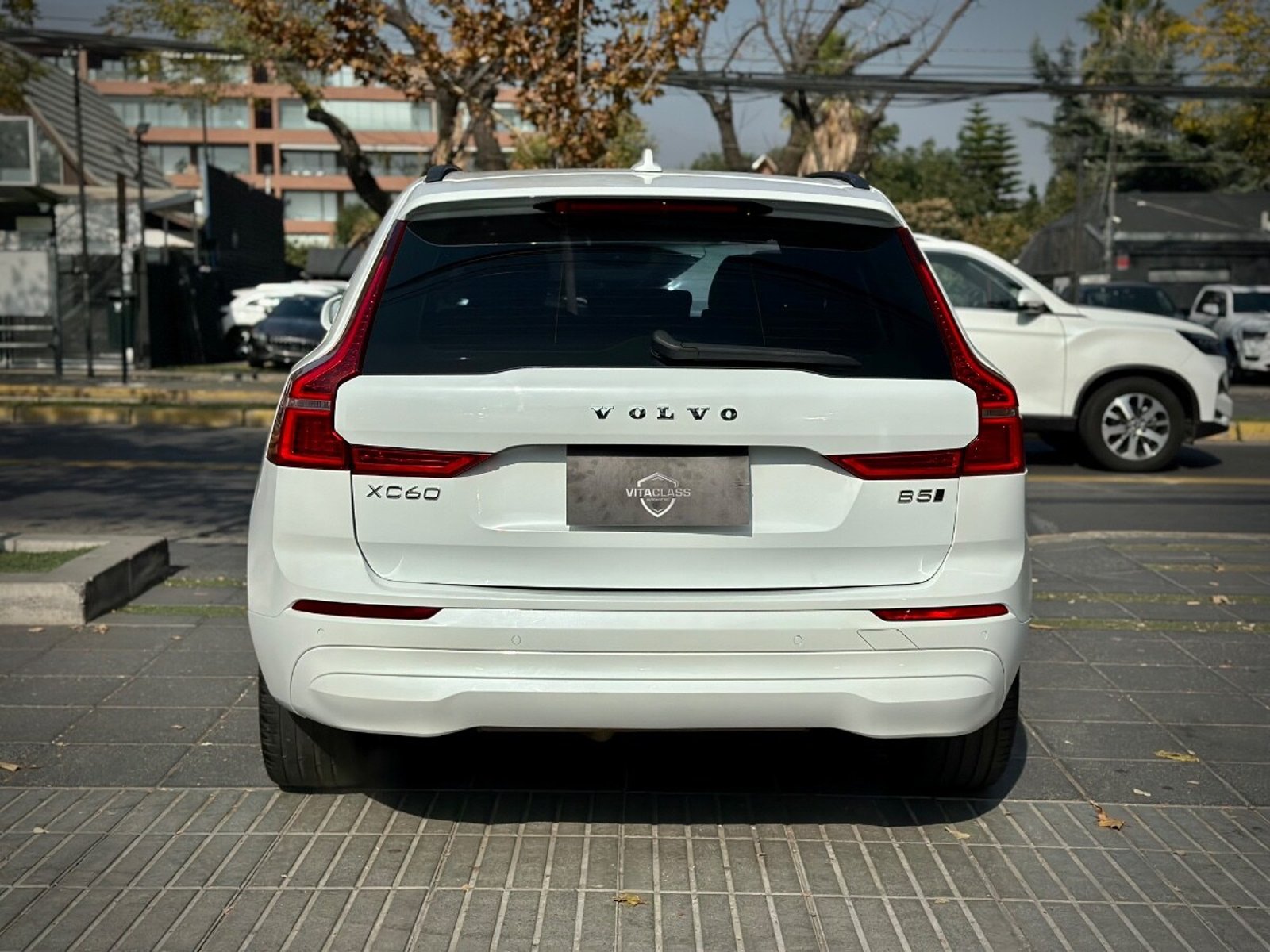 VOLVO XC60 B5 PLUS AWD HIBRIDA 2024 - Imagen 5 de 10