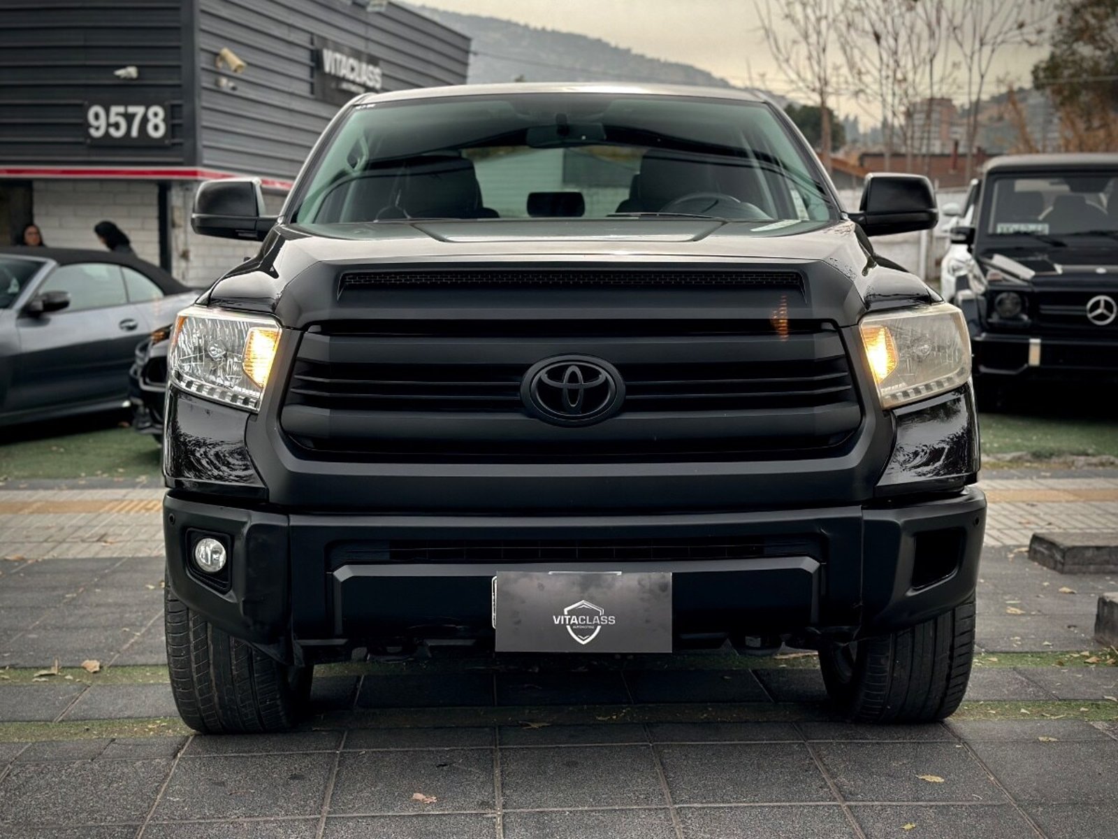 Toyota TUNDRA SR5 2018 - Foto 2 de 10
