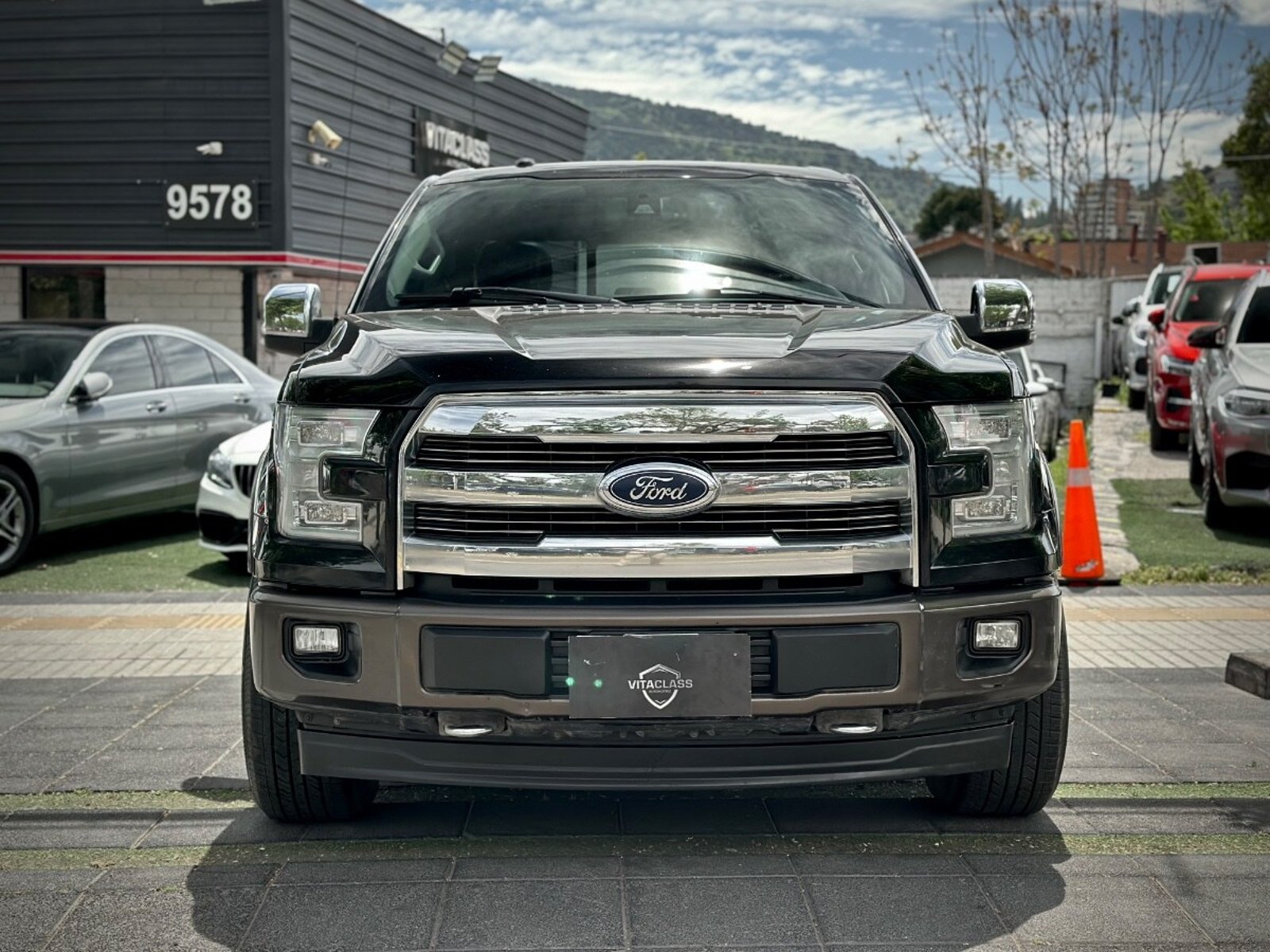 Ford F-150 LARIAT LUXURY 2018 - Foto 2 de 10