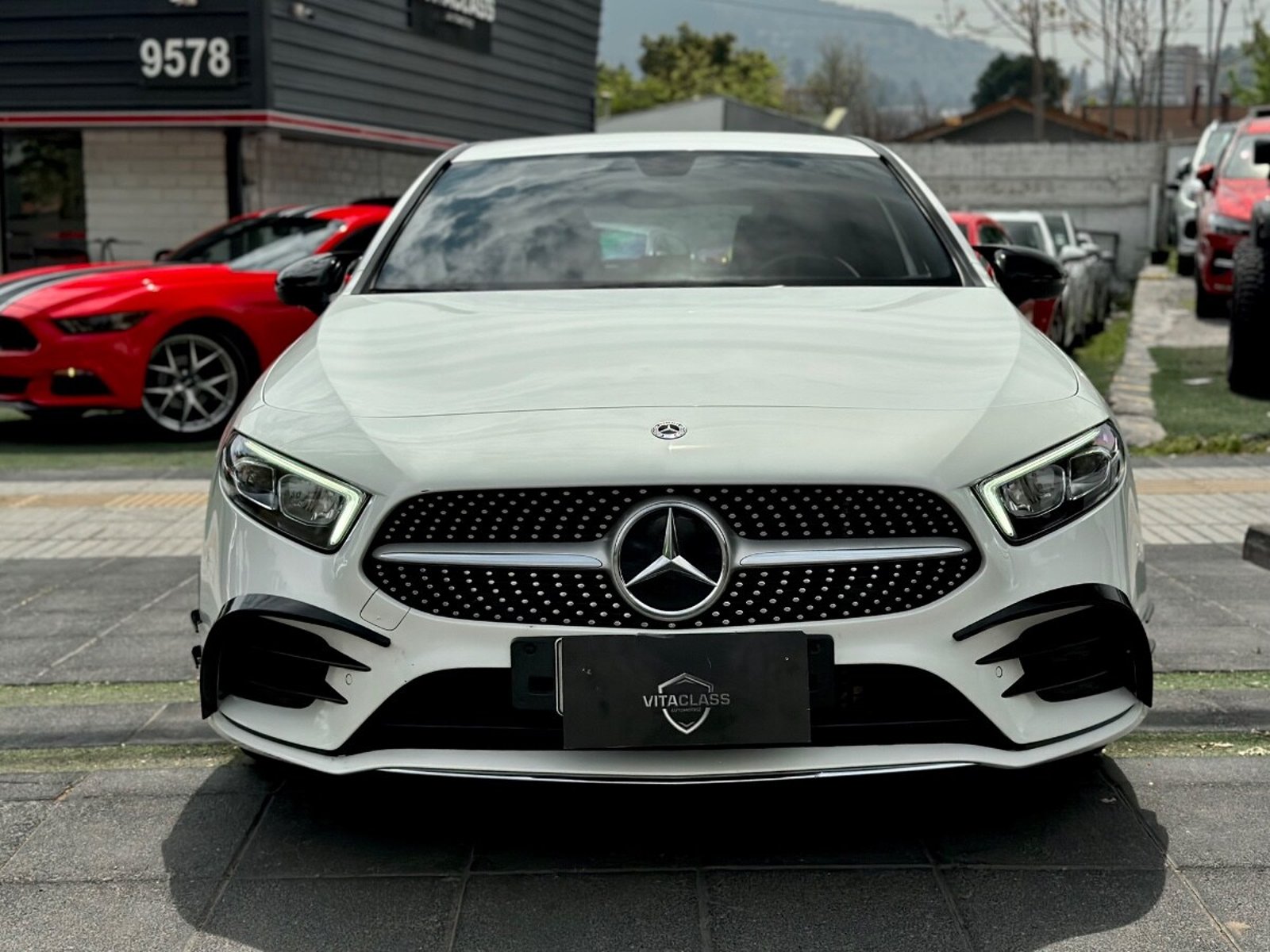 Mercedes-Benz A200 AMG LINE 2021 - Foto 2 de 10