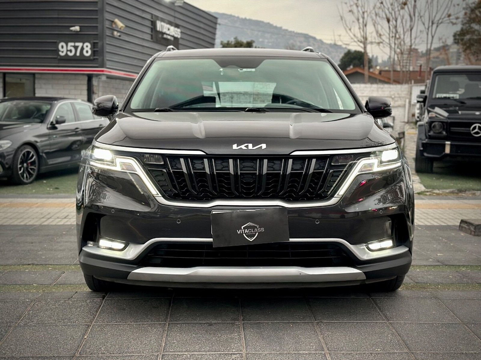 Kia CARNIVAL EX 2022 - Foto 2 de 10