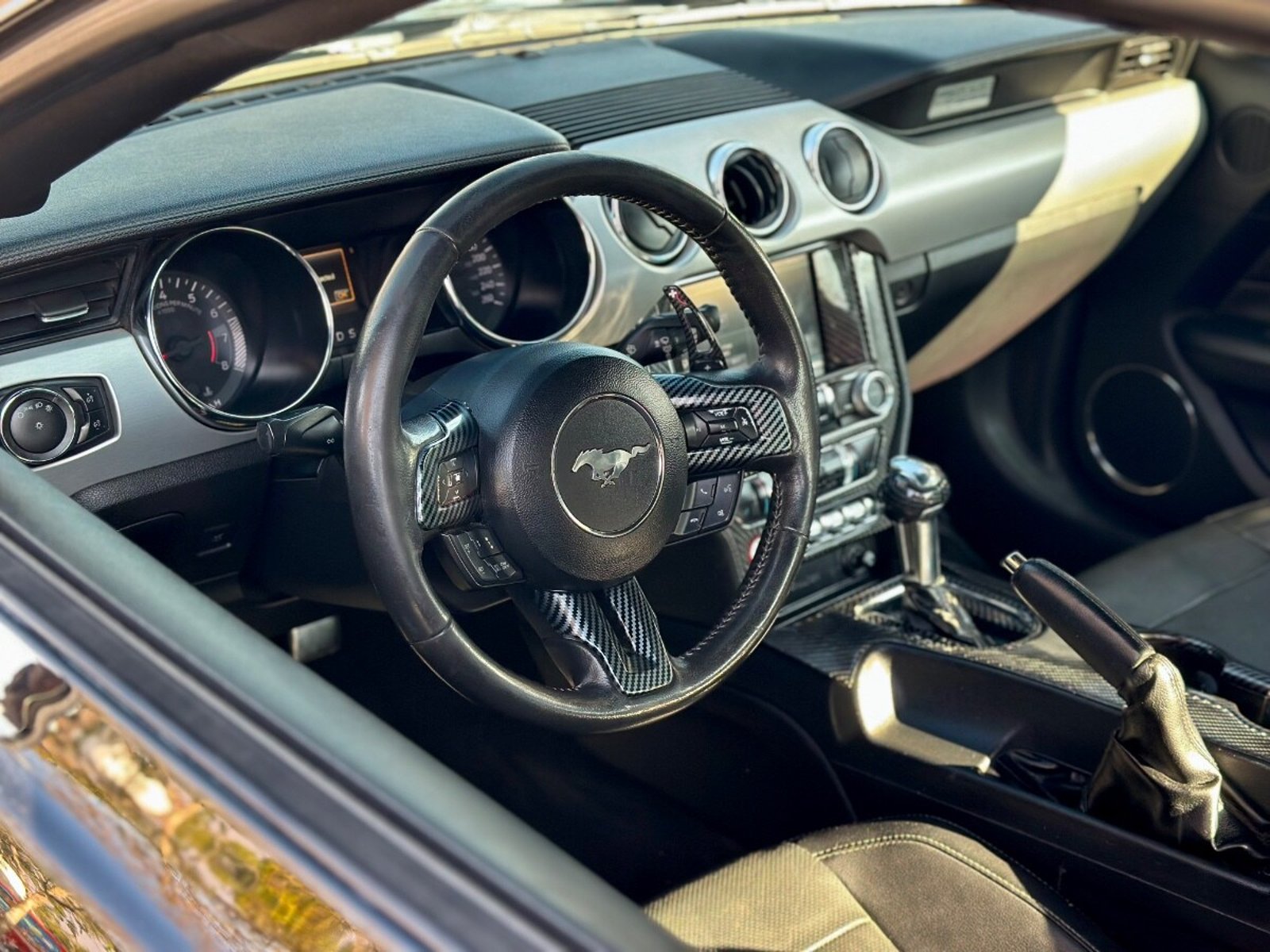 FORD MUSTANG GT 2015 - Imagen 7 de 9