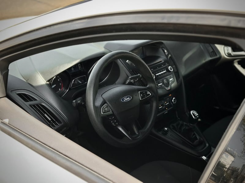 Ford FOCUS SE 2015 - Imagen 7 de 10