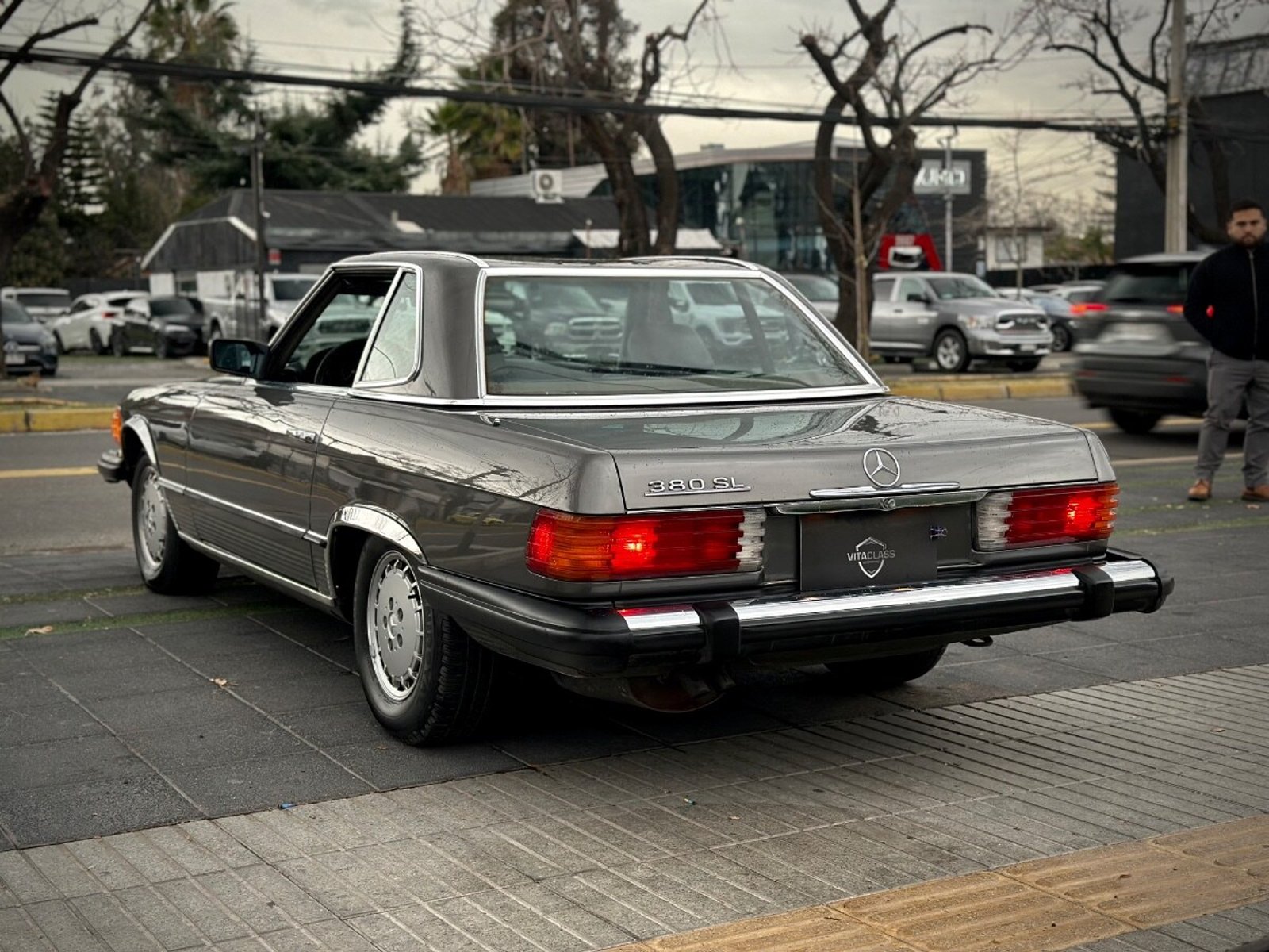 Mercedes-Benz 380 SL 1985 - Foto 4 de 10
