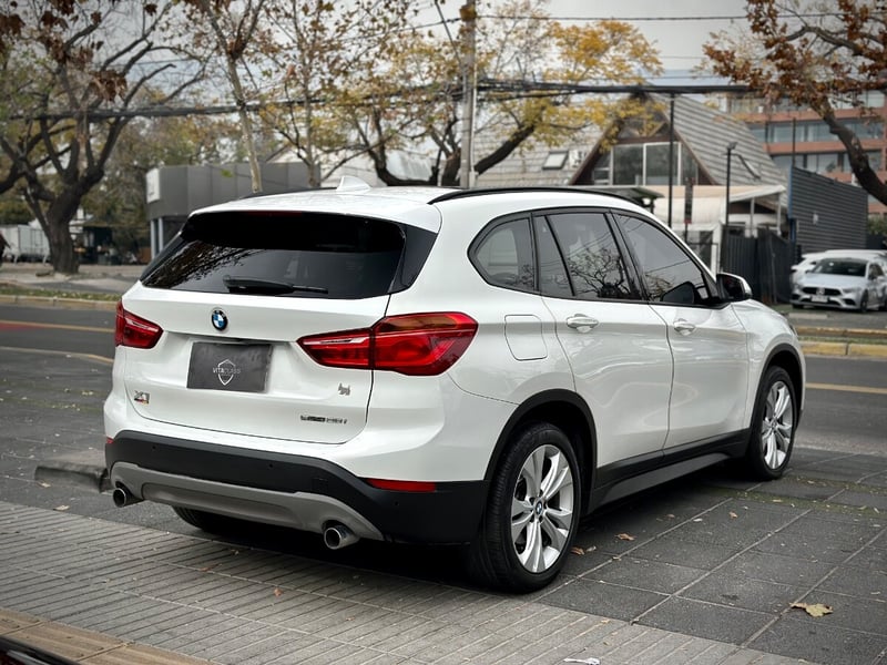BMW X1 SDRIVE 20i 2019 - Imagen 6 de 10