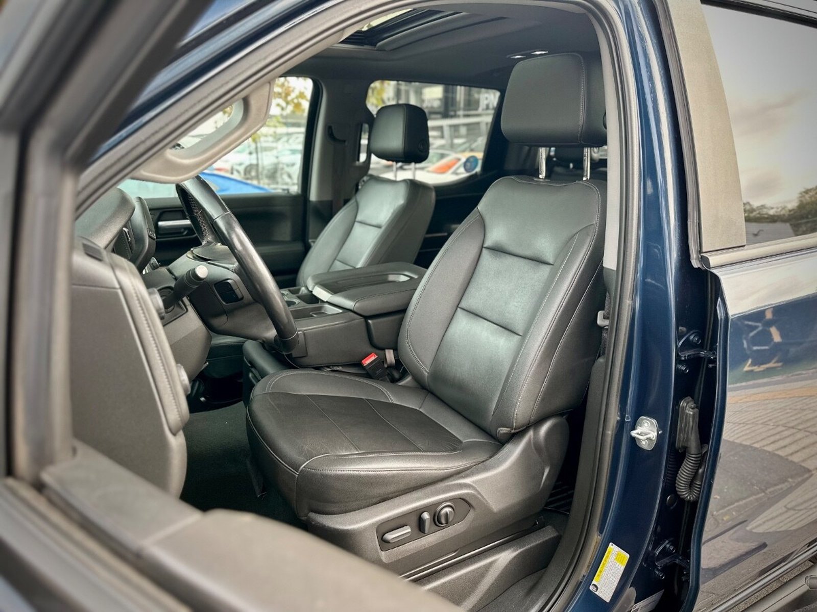 CHEVROLET SILVERADO LT Z71 TRAIL BOSS 2022 - Imagen 9 de 10