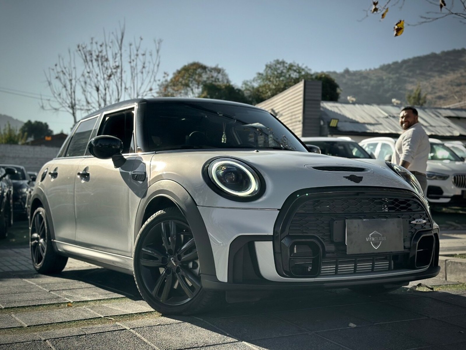 Mini COOPER S LOOK JCW 2022 - Foto 3 de 10