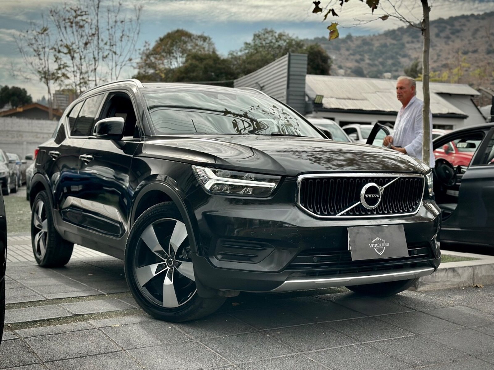 Volvo XC40 T4 PLUS 2022 - Foto 3 de 10