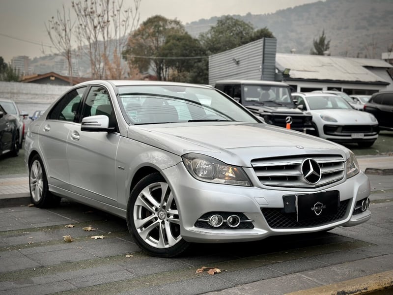 Mercedes-Benz C180 AVANTGARD BLUE EFFICINECY 2013 - Imagen 3 de 10