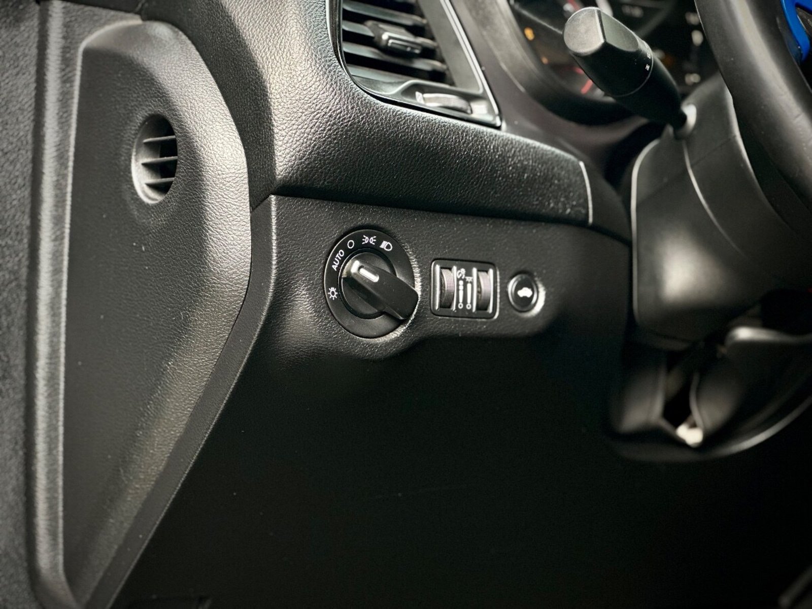 DODGE CHALLENGER SXT 2016 - Imagen 8 de 9