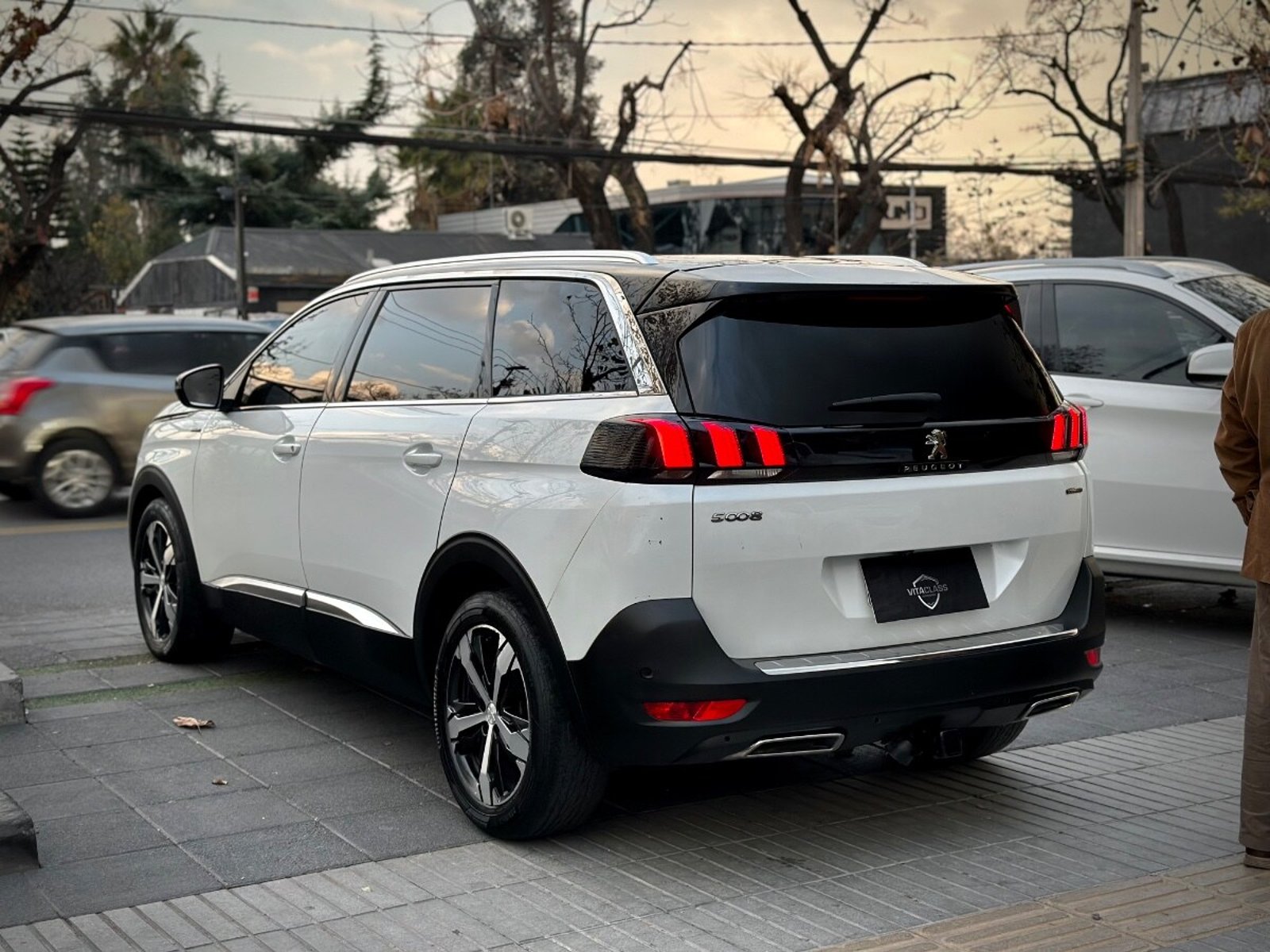 PEUGEOT 5008 GT LINE 2021 - Imagen 4 de 10