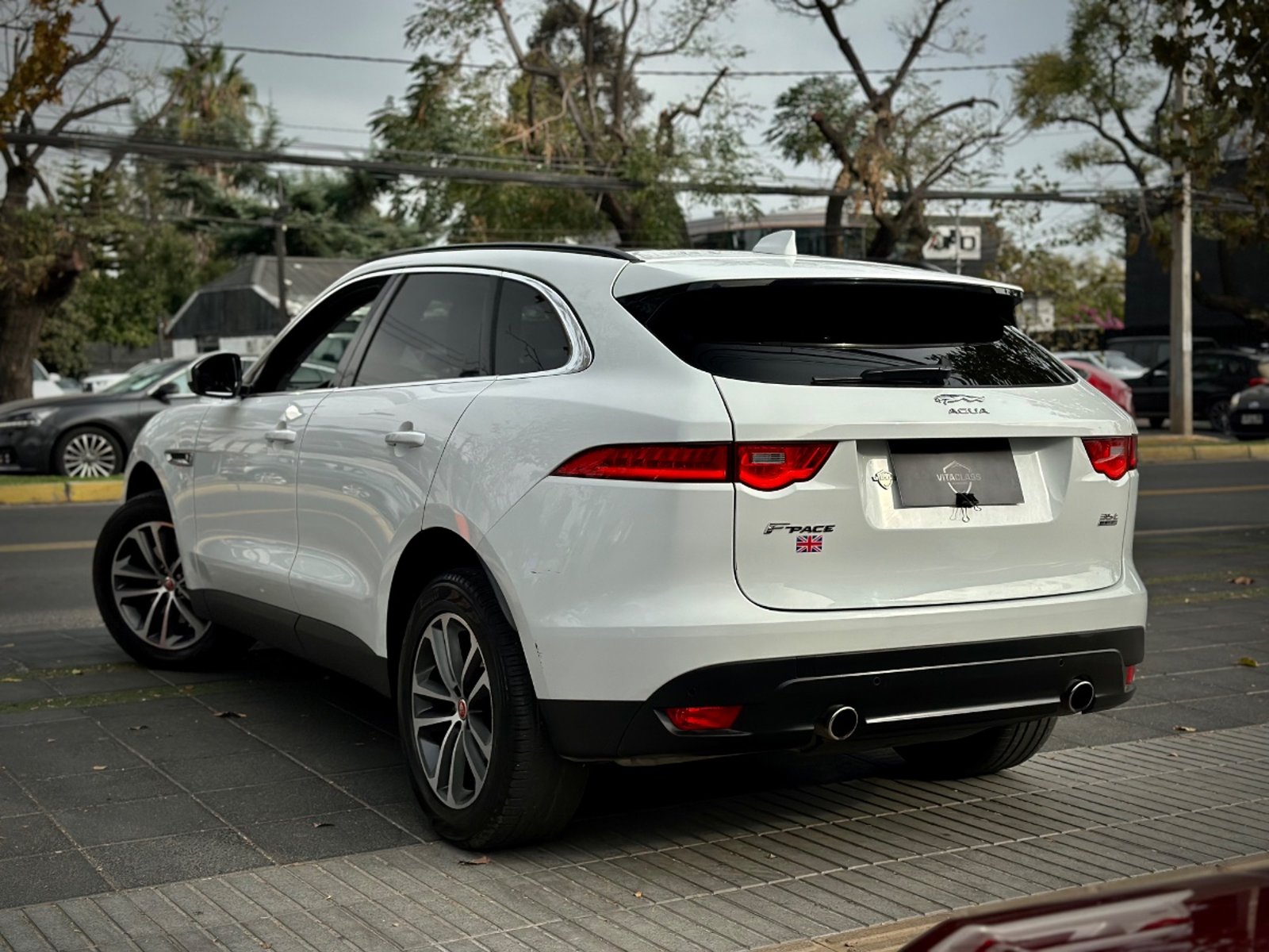 JAGUAR F-PACE R-SPORT 2017 - Imagen 4 de 9