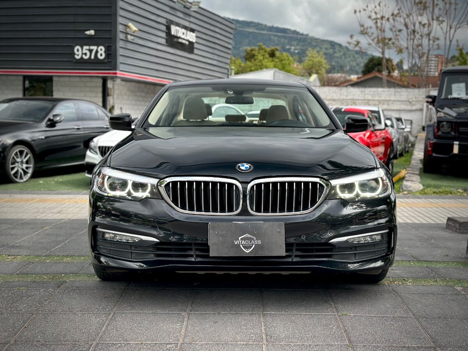 BMW 520I EXECUTIVE 2018 - Foto 2 de 10