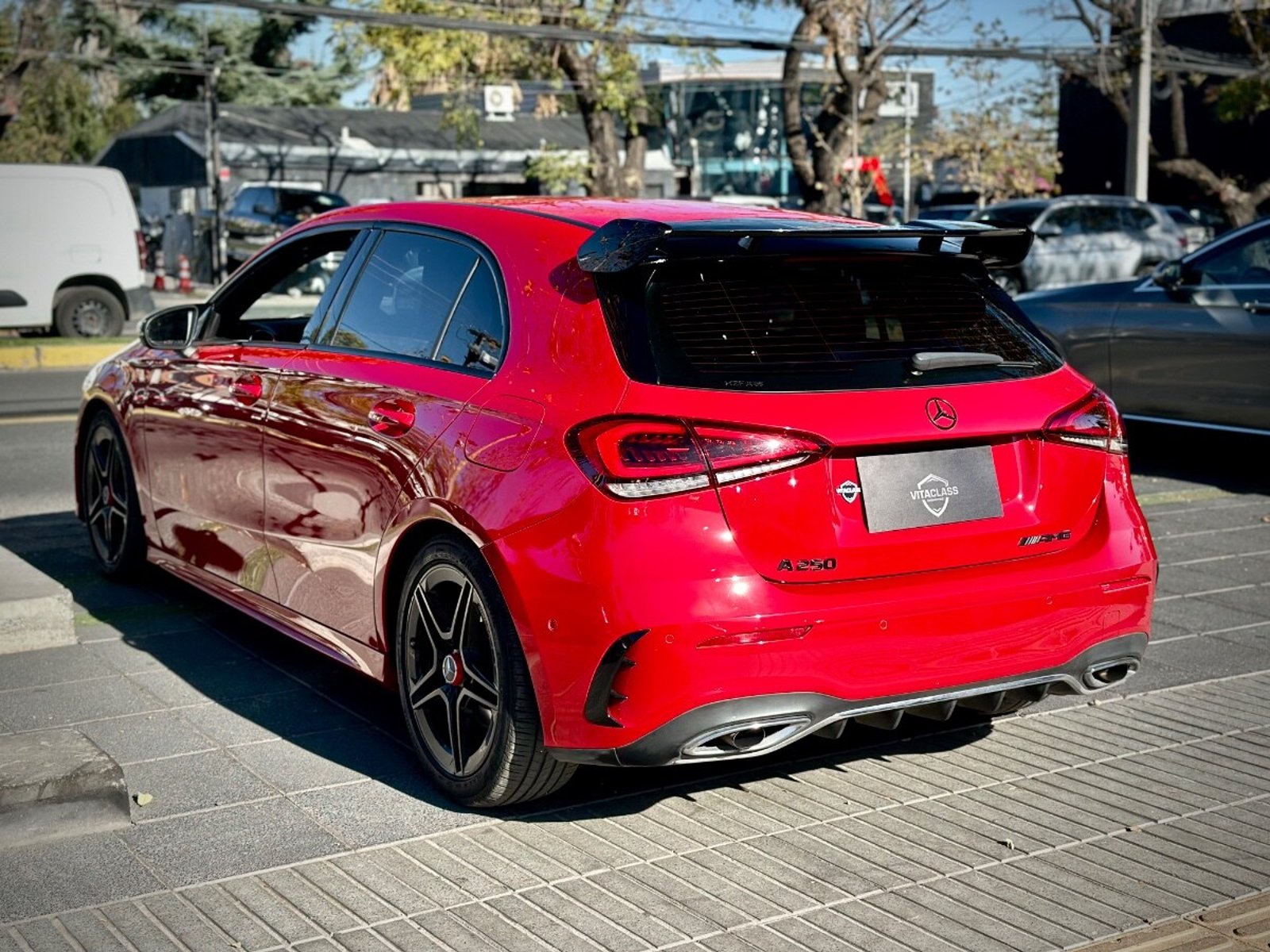 MERCEDES-BENZ A200 AMG LINE 2019 - Imagen 3 de 9
