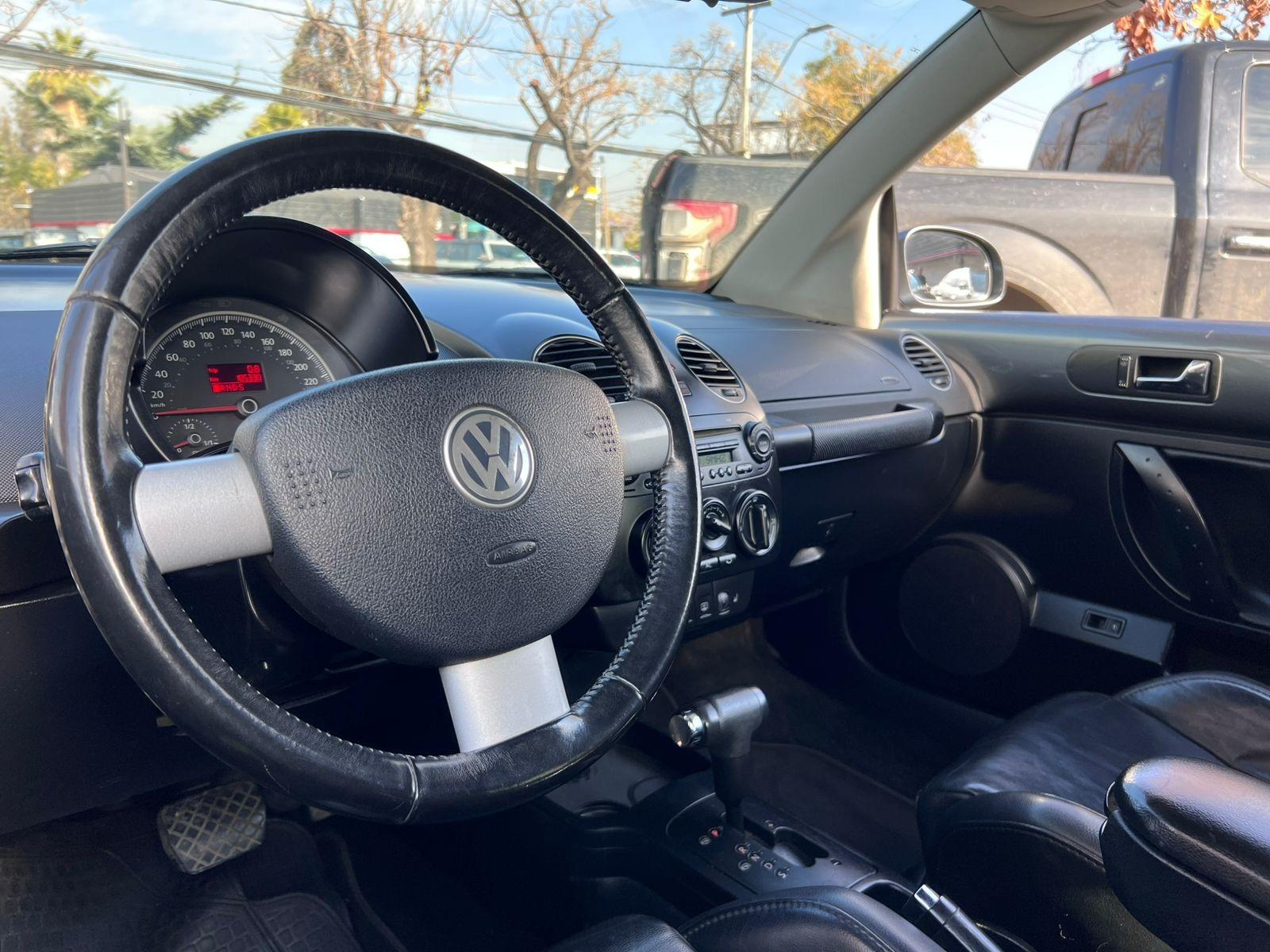 VOLKSWAGEN BEETLE 2.5 CABRIOLET 2009 - Imagen 9 de 10