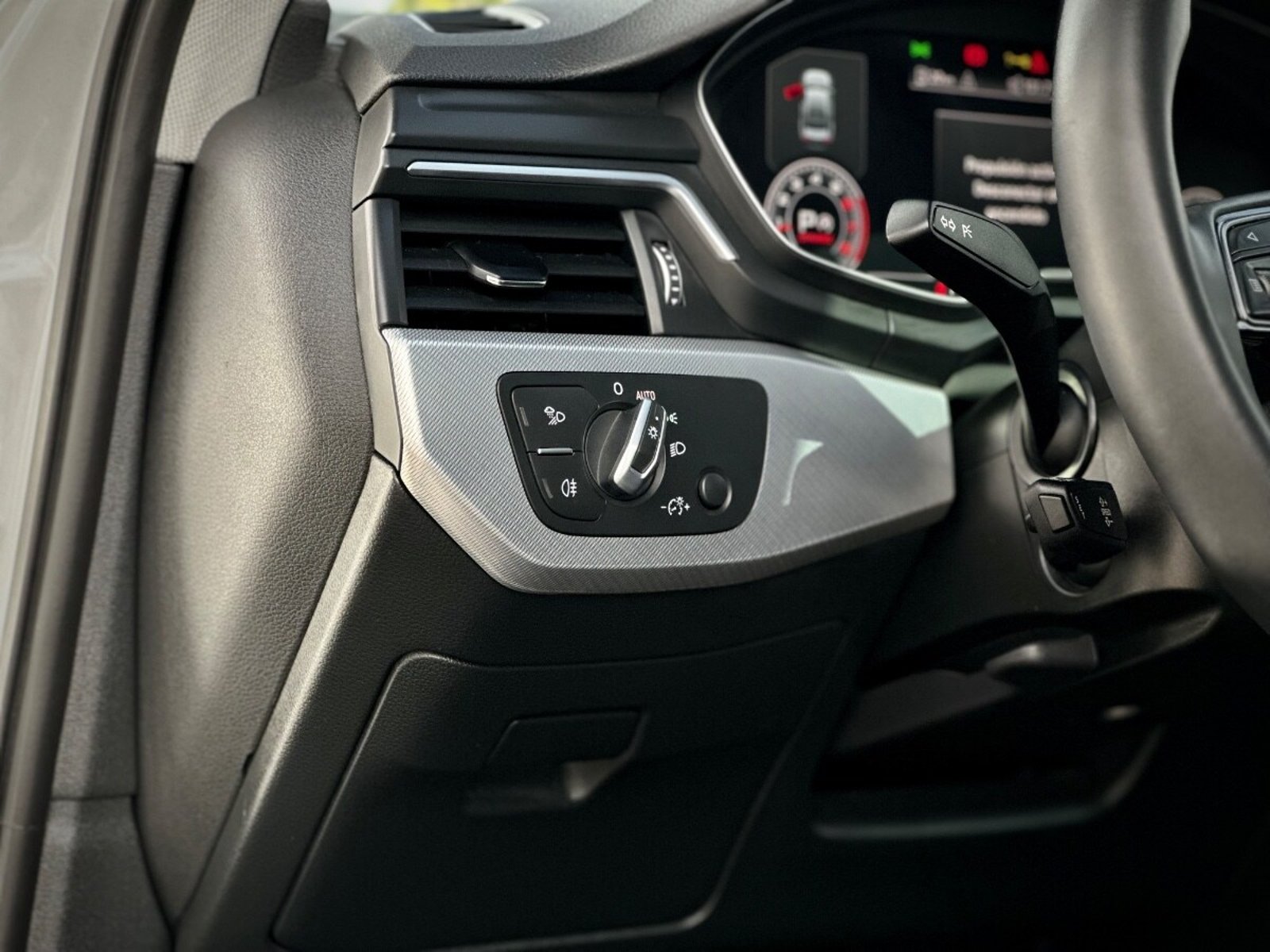 Audi A4 S LINE 2023 - Imagen 9 de 10