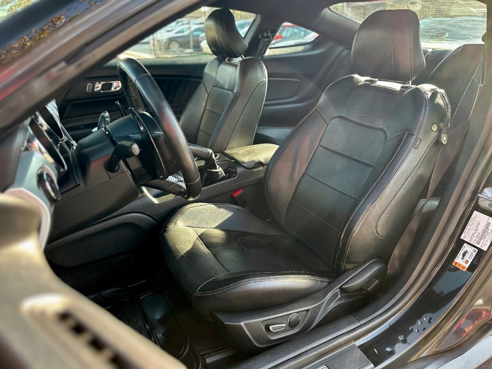 FORD MUSTANG GT 2015 - Imagen 8 de 9