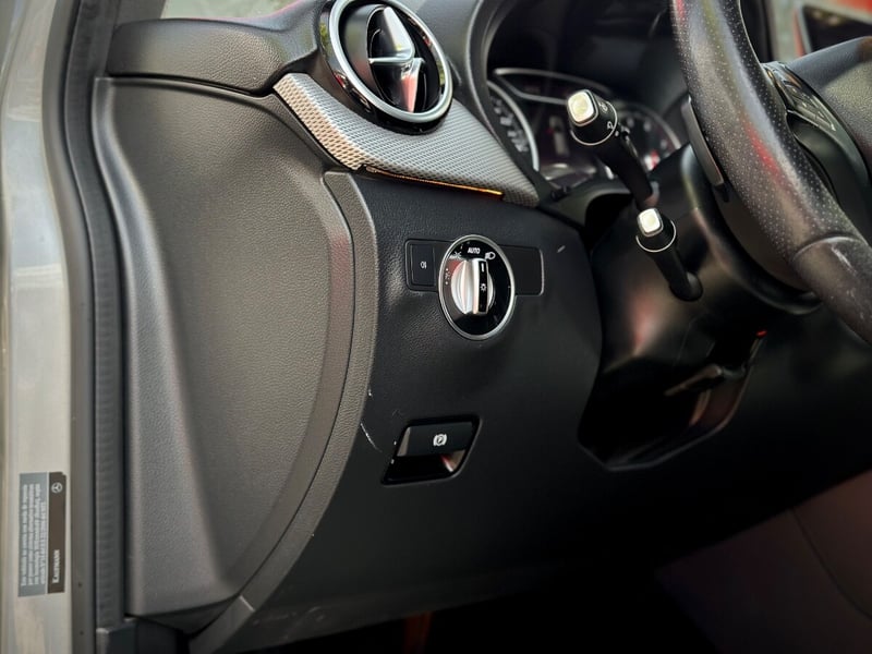 Mercedes-Benz B200 URBAN 2020 - Imagen 9 de 10