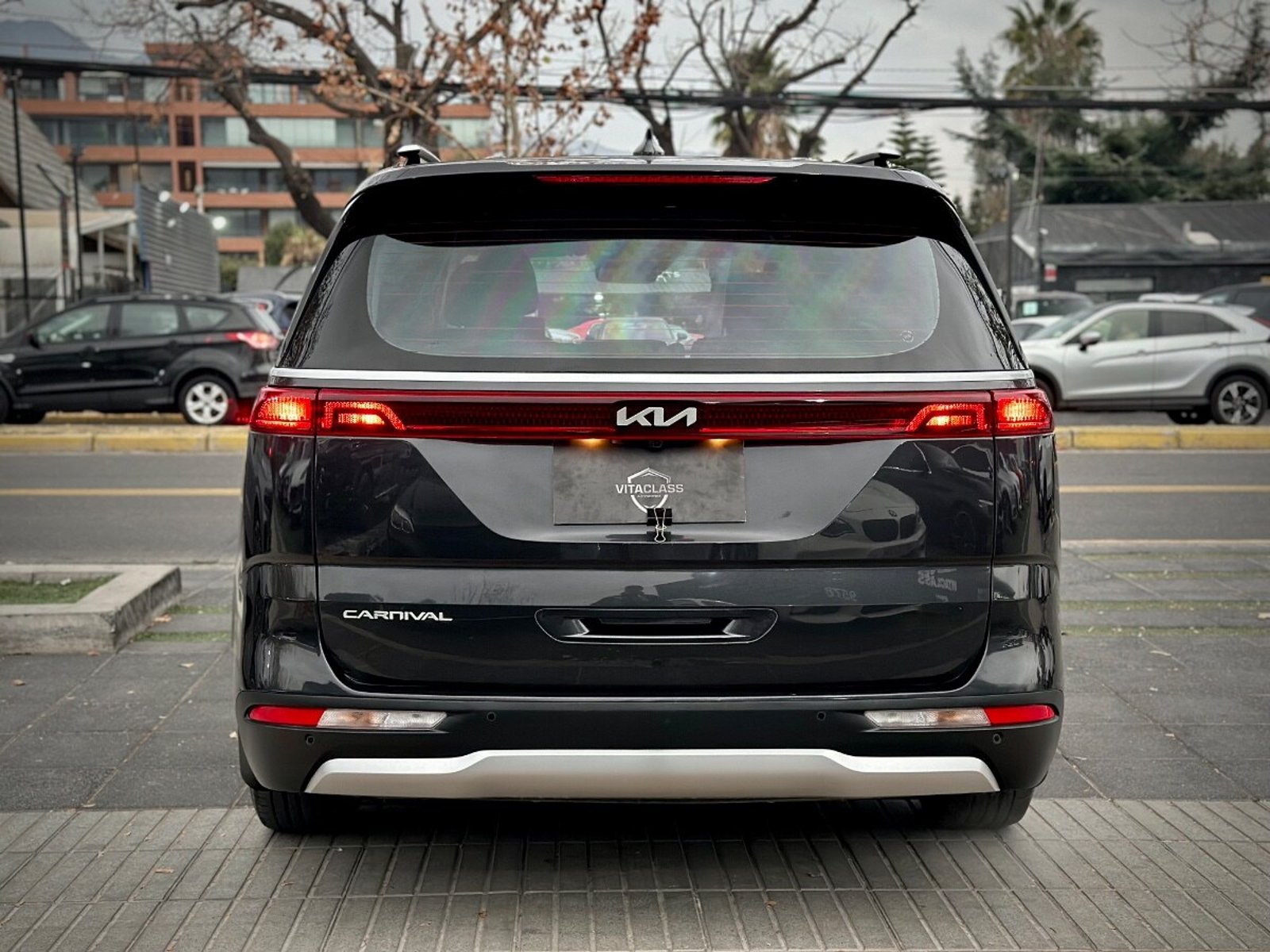 Kia CARNIVAL EX 2022 - Foto 5 de 10