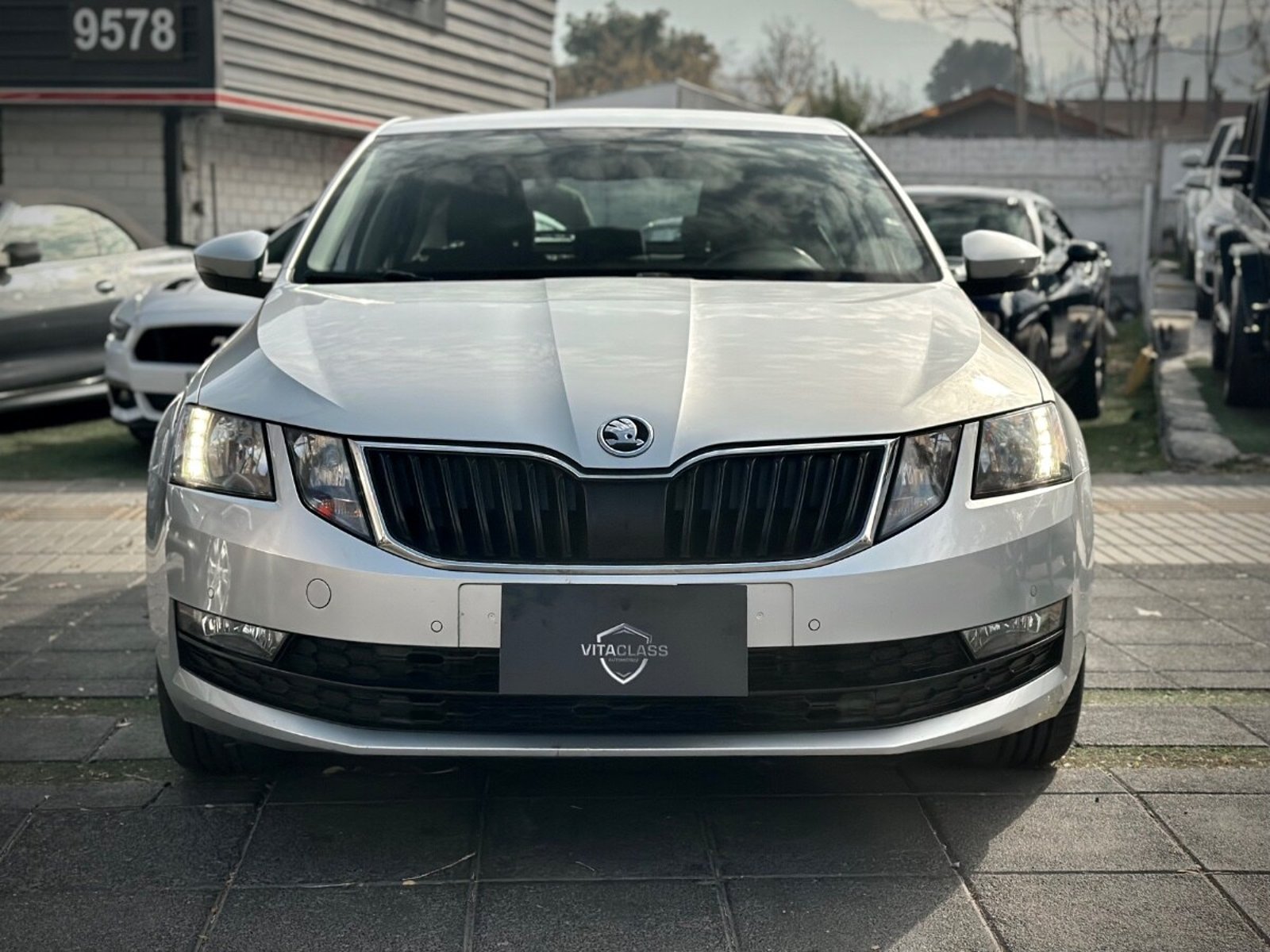 Skoda OCTAVIA AMBIENTE 2019 - Foto 2 de 10
