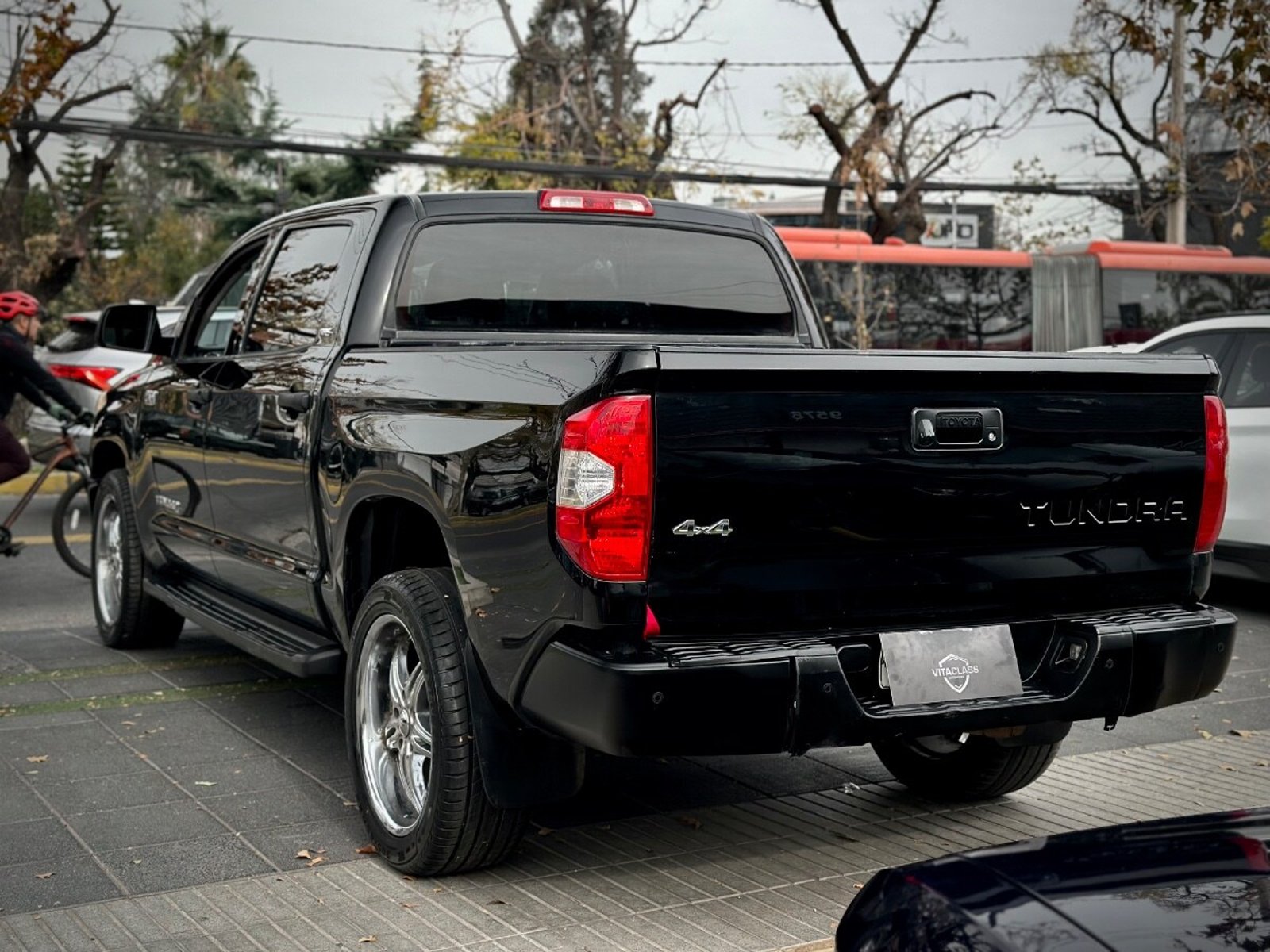 Toyota TUNDRA SR5 2018 - Foto 4 de 10