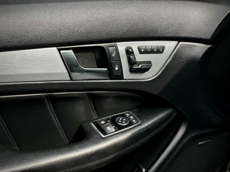 Mercedes-Benz C63 AMG 2012 - Imagen 8 de 10
