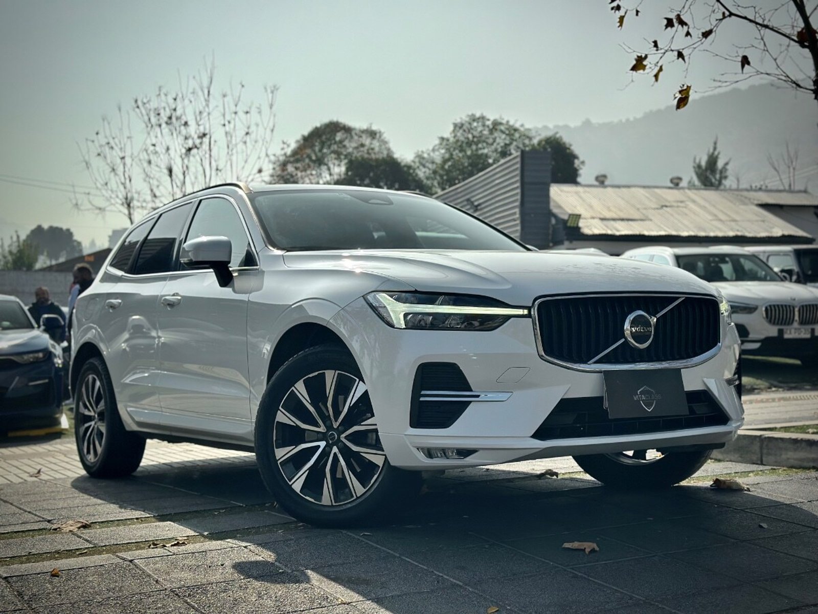 VOLVO XC60 B5 PLUS AWD HIBRIDA 2024 - Imagen 3 de 10