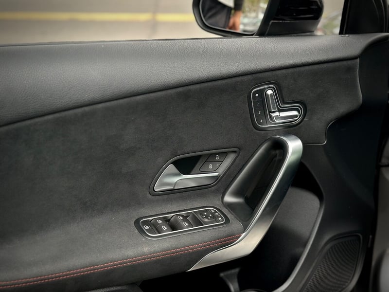 Mercedes-Benz A35 AMG 4MATIC 2023 - Imagen 8 de 10