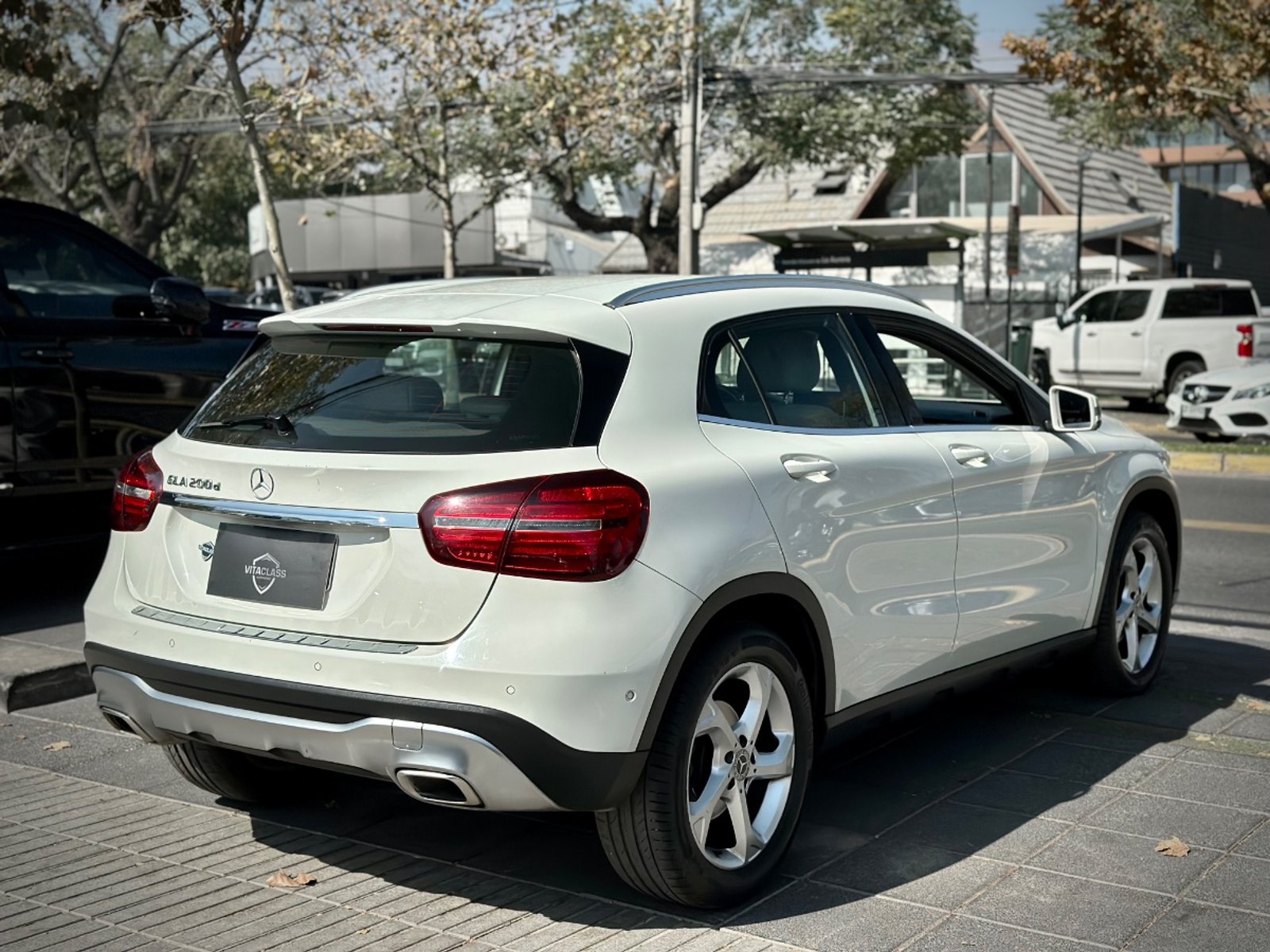 MERCEDES-BENZ GLA 200 d 2018 - Imagen 6 de 10
