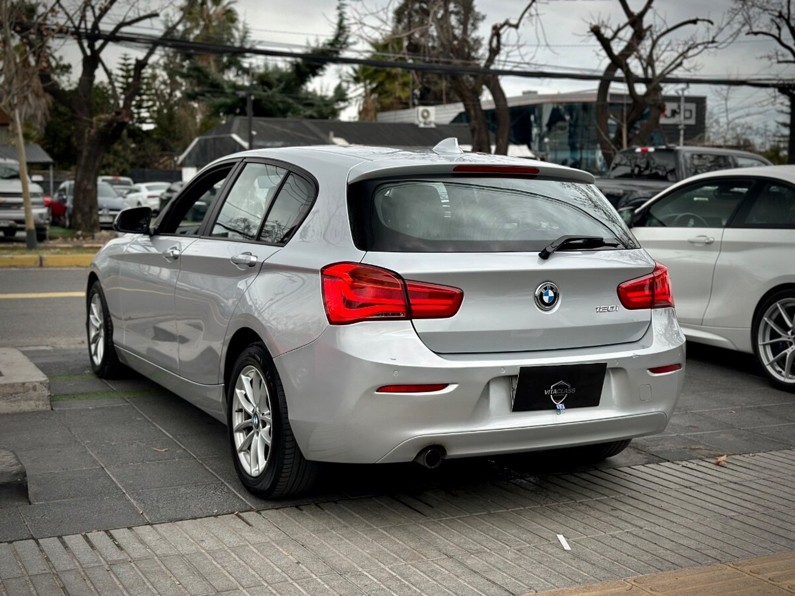 BMW 120 i 2017 - Foto 4 de 10