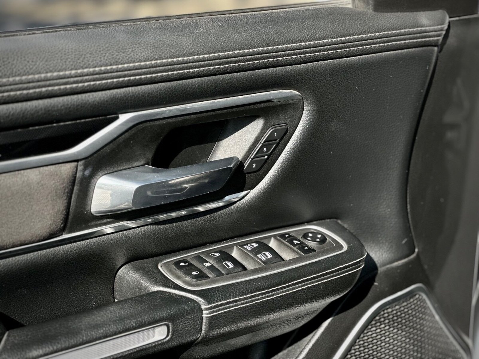 RAM 1500 LARAMIE SPORT 2023 - Imagen 8 de 10