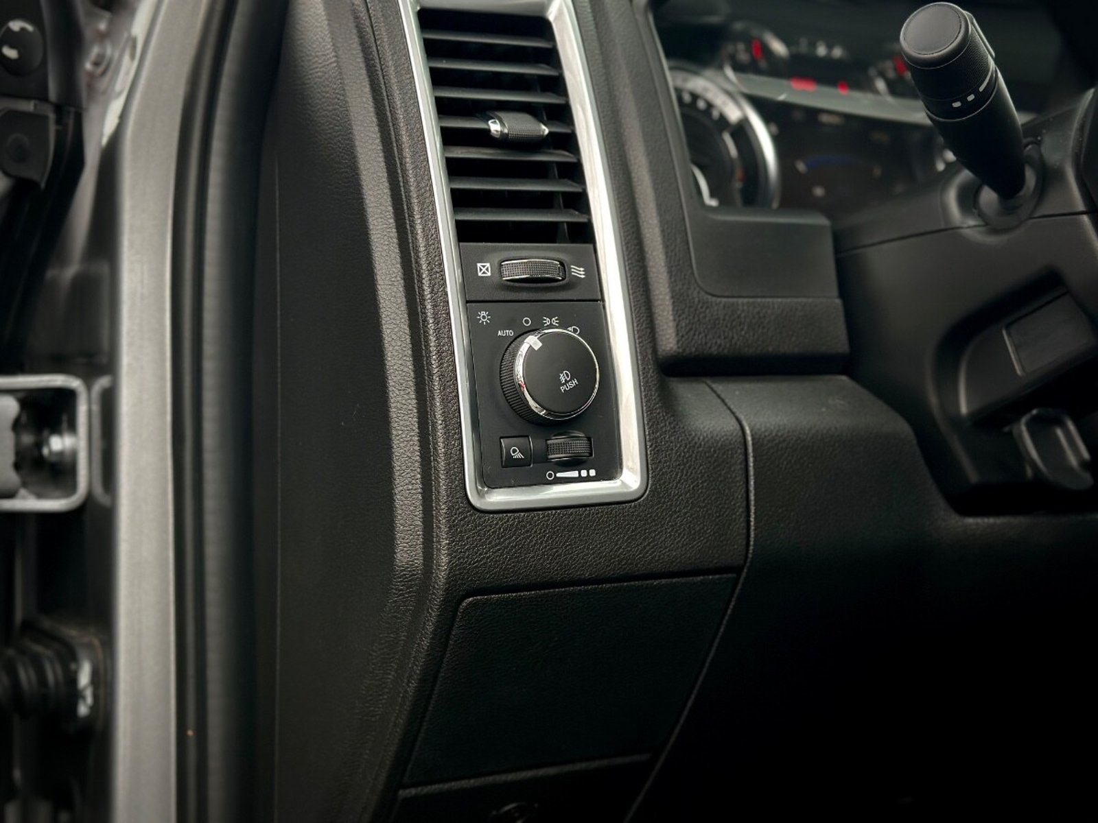 RAM 1500 CLASSIC 2023 - Imagen 9 de 10