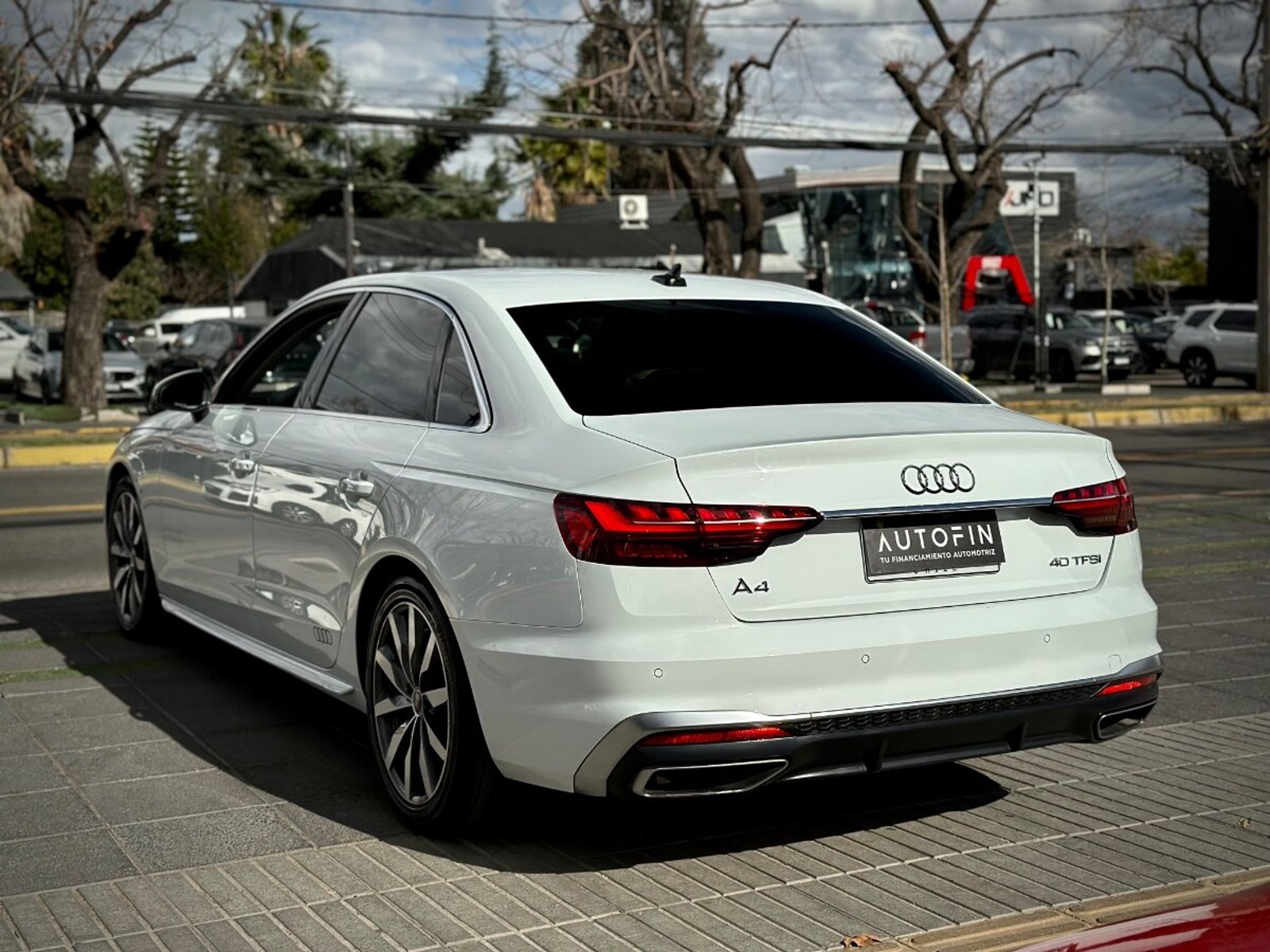 Audi A4 S LINE 2023 - Foto 4 de 10