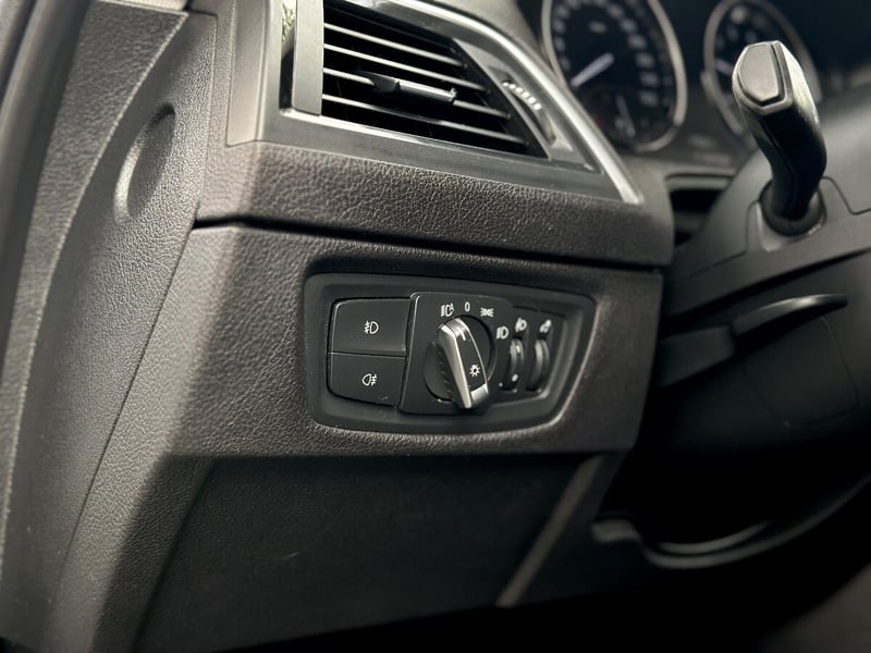 BMW 118I MILLENNIAL 2019 - Imagen 9 de 10