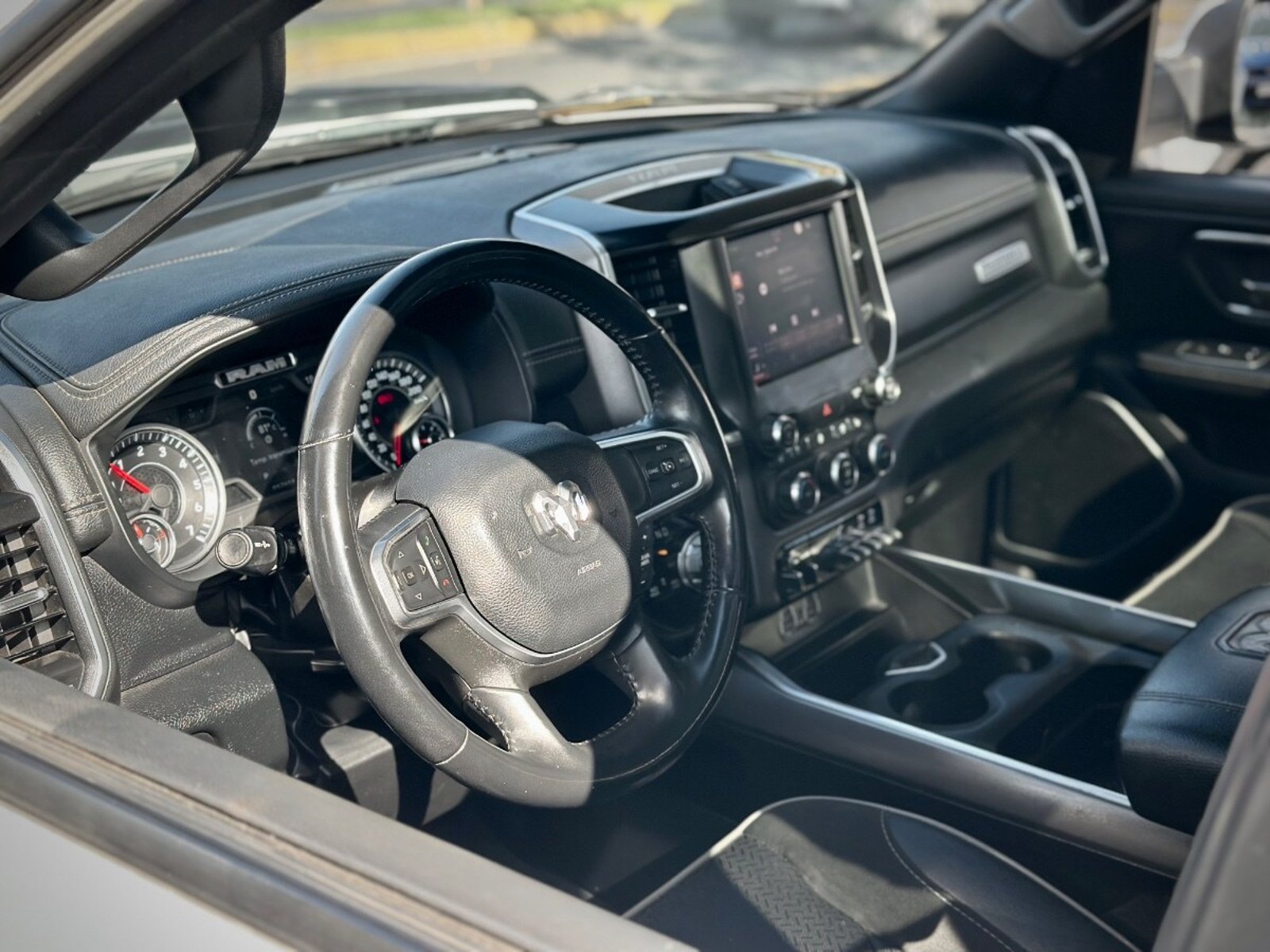 RAM 1500 LARAMIE SPORT 2023 - Imagen 7 de 10