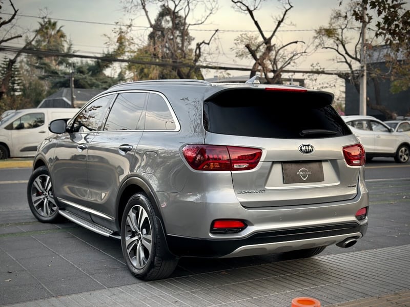 Kia SORENTO GT LINE 2020 - Imagen 4 de 10