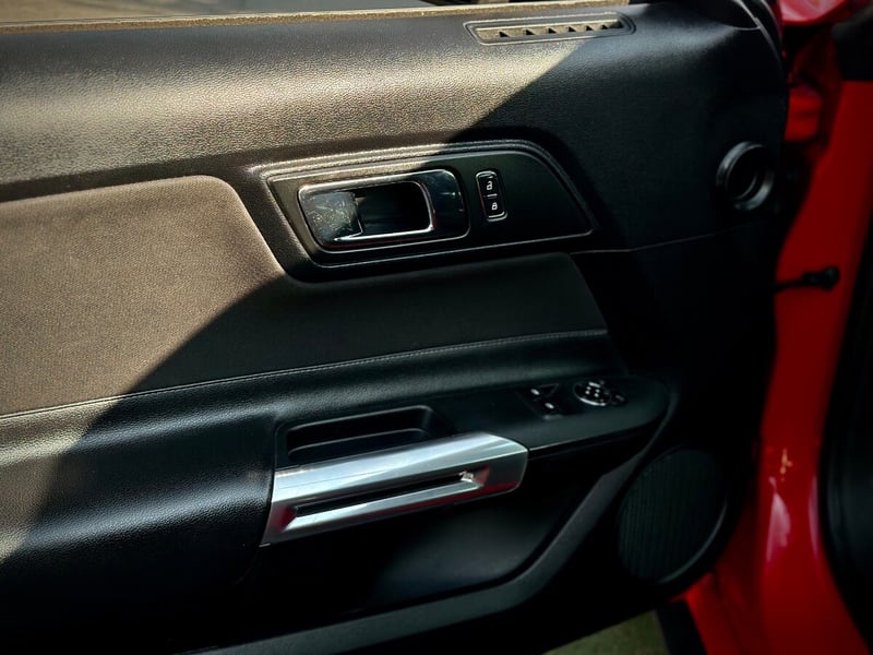 Ford MUSTANG 3.7 V6 2015 - Imagen 8 de 10