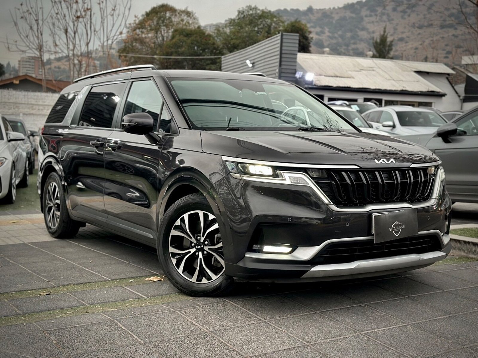 Kia CARNIVAL EX 2022 - Foto 3 de 10