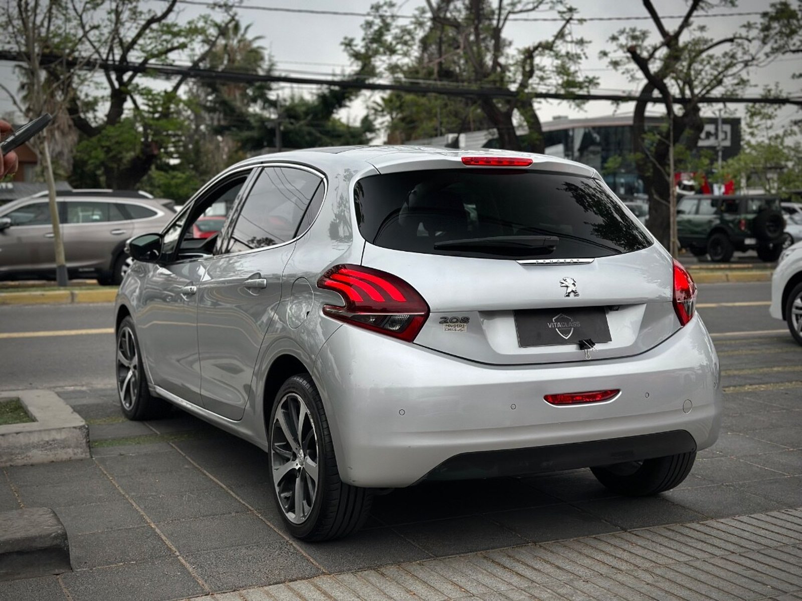Peugeot 208 BLUEHDI ALLURE PACK 2019 - Foto 4 de 10