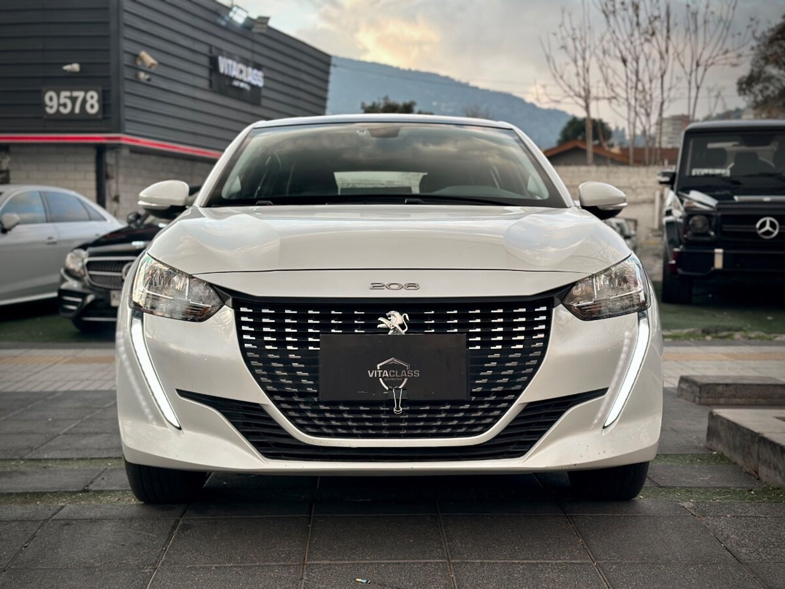 Peugeot 208 ACTIVE PACK 2023 - Foto 2 de 10