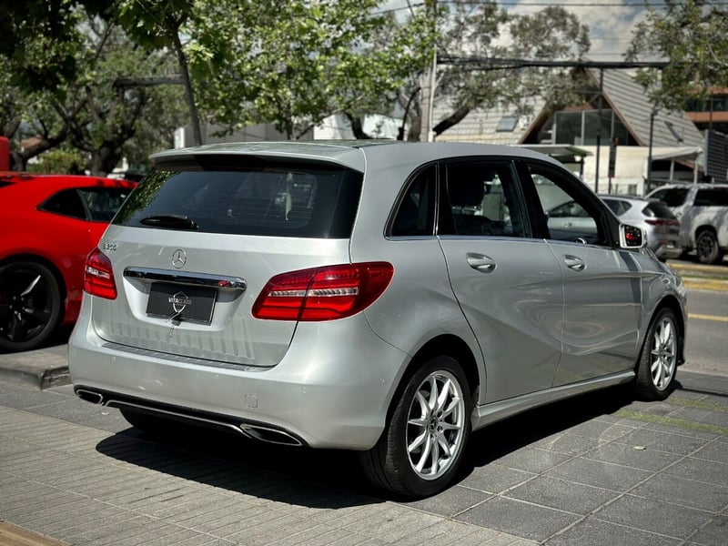 Mercedes-Benz B200 URBAN 2020 - Imagen 6 de 10