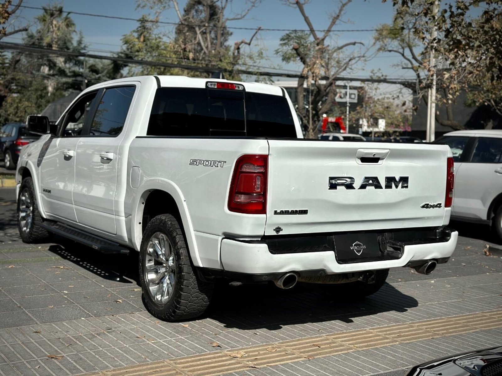RAM 1500 LARAMIE SPORT 2023 - Imagen 4 de 10