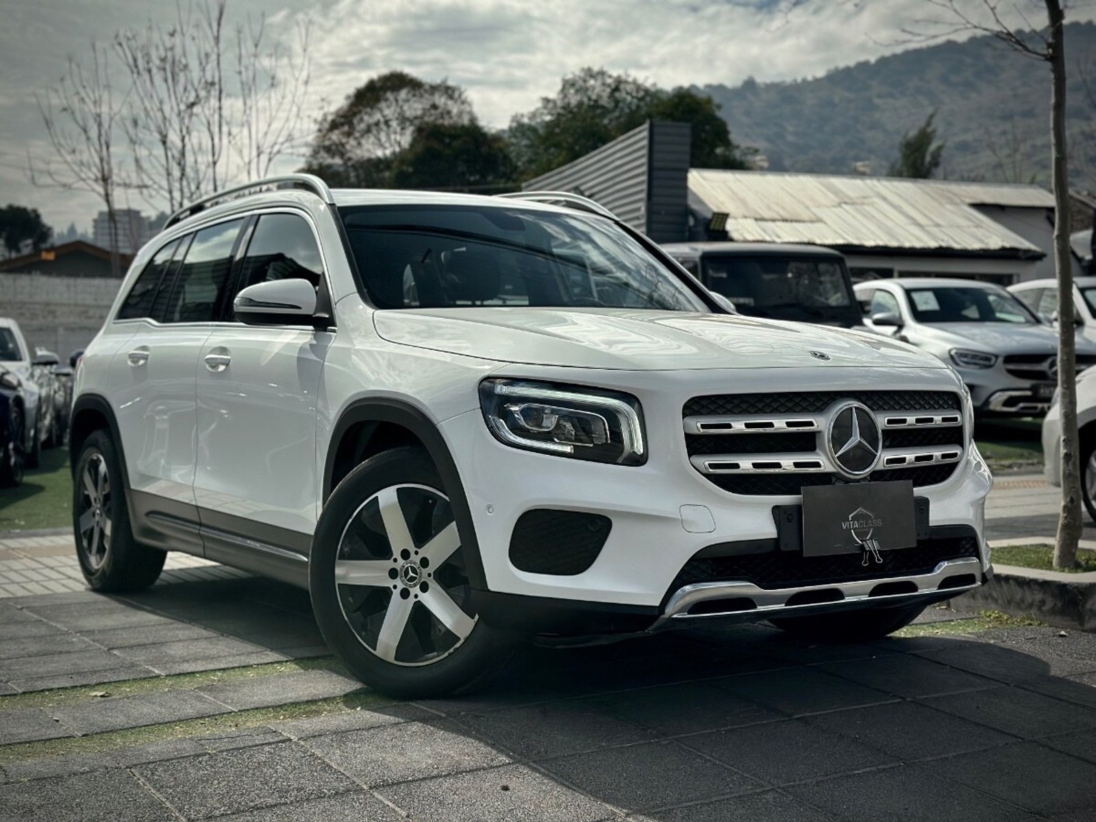 Mercedes-Benz GLB 200 1.3 4x2 AT 5P 2023 - Imagen 3 de 10