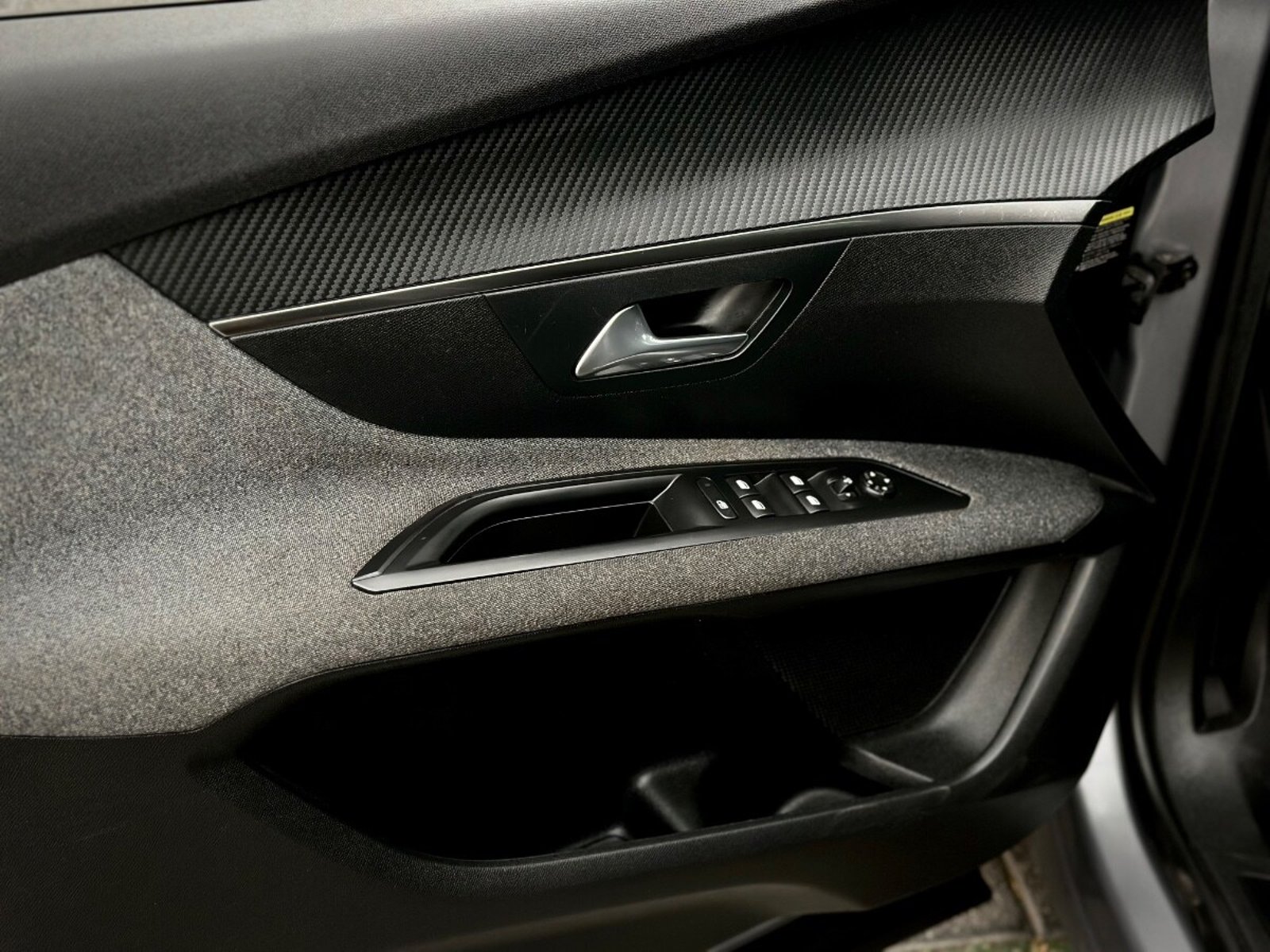 PEUGEOT 3008 ACTIVE PACK 2022 - Imagen 7 de 9