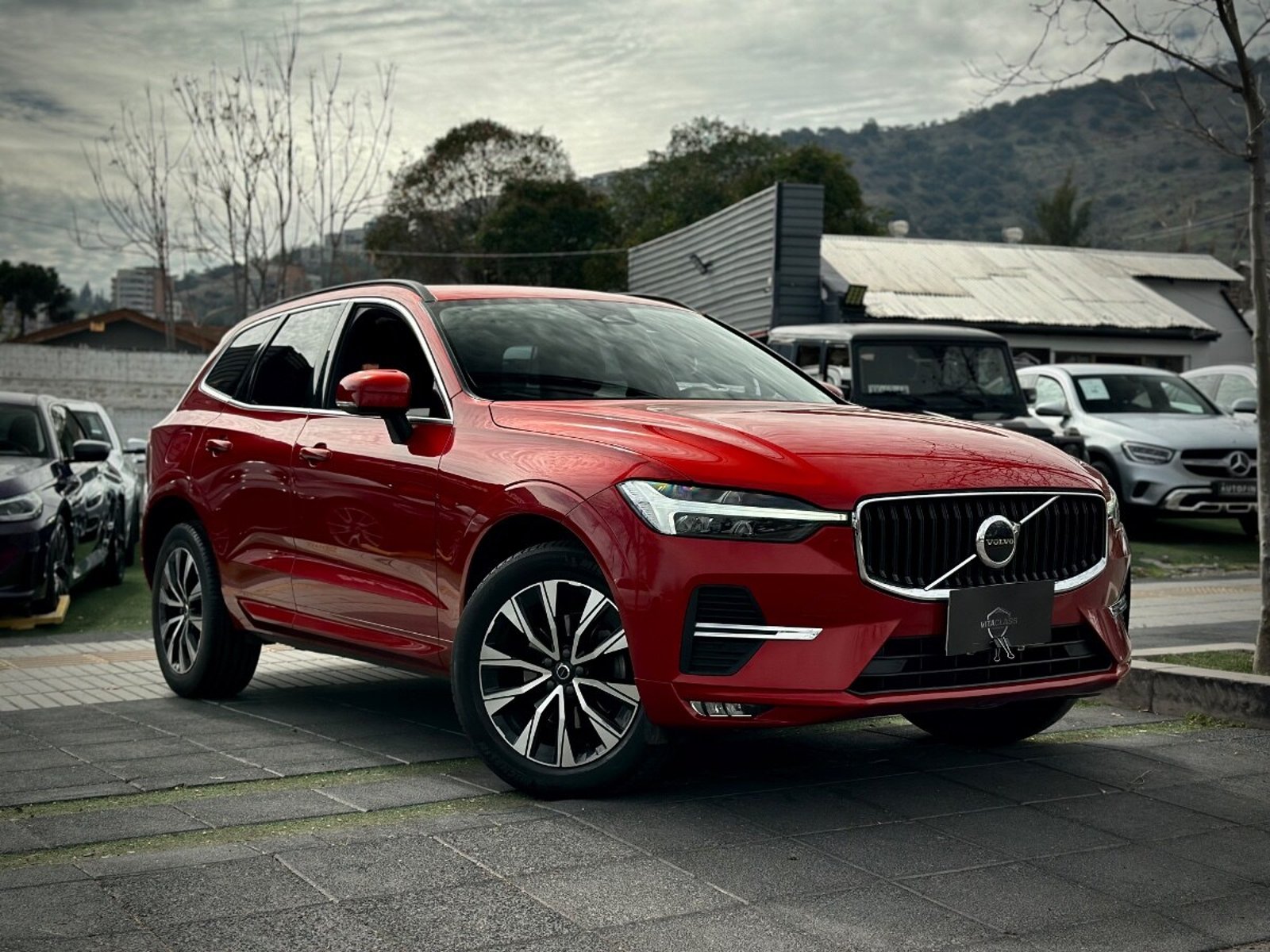 Volvo XC60 B5 PLUS HYBRID 2024 - Imagen 3 de 10
