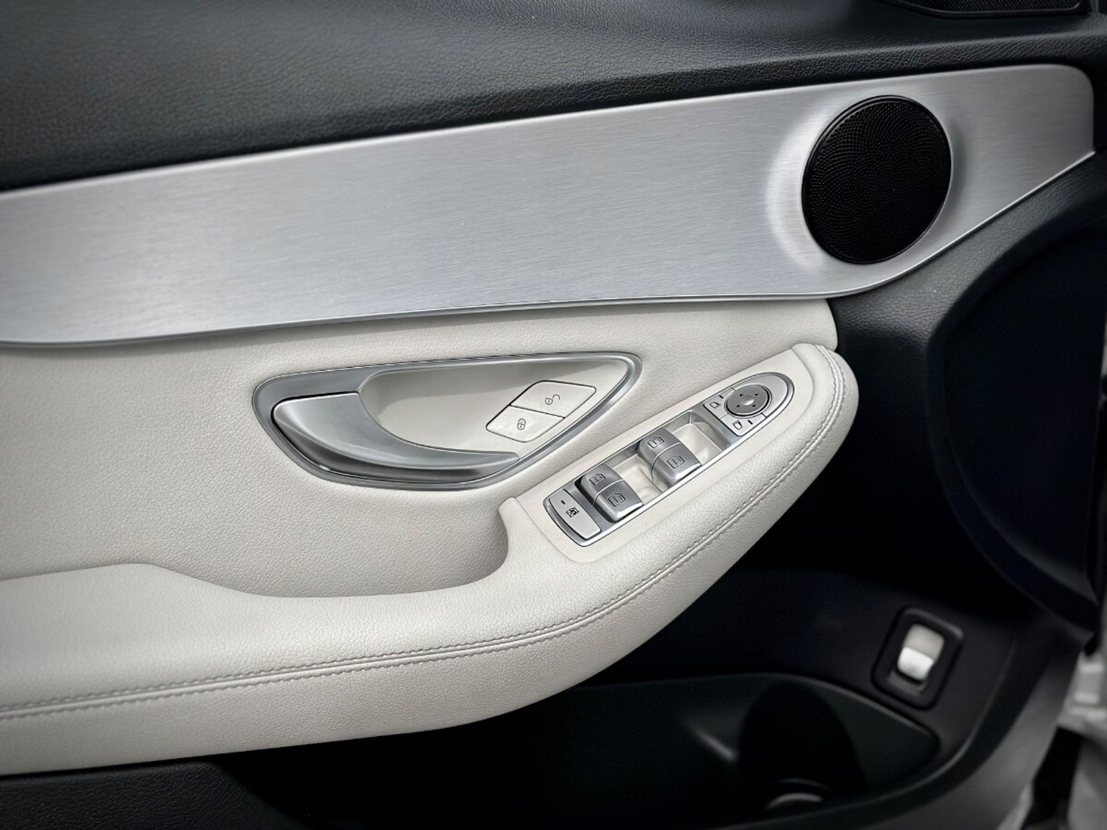 MERCEDES-BENZ C200 AMG LINE 2017 - Imagen 8 de 10