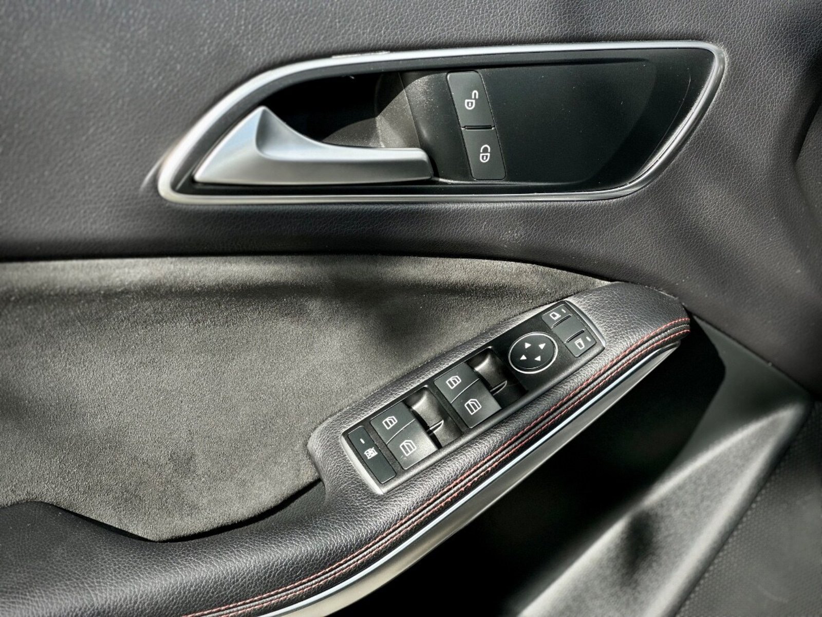 MERCEDES-BENZ A200 D 2017 - Imagen 10 de 10