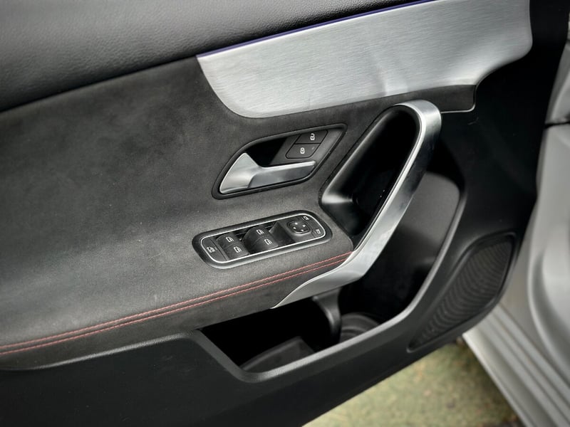 Mercedes-Benz A250 AMG LINE 2.0 2020 - Imagen 8 de 10