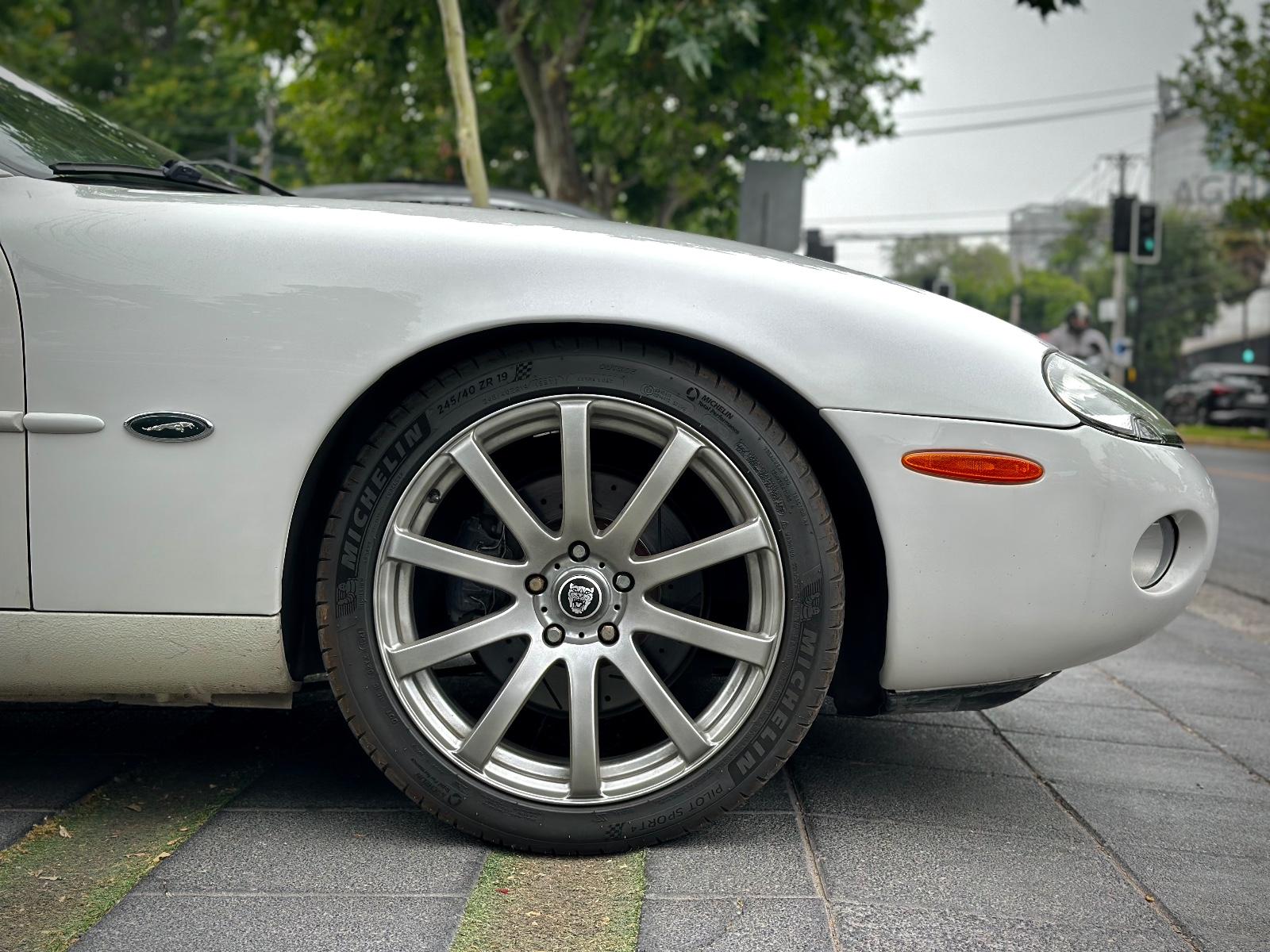 JAGUAR XK 8 2002 - Imagen 7 de 10