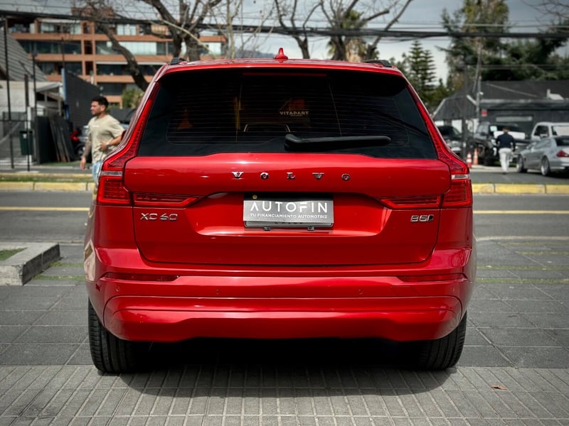 Volvo XC60 B5 PLUS HYBRID 2024 - Imagen 5 de 10